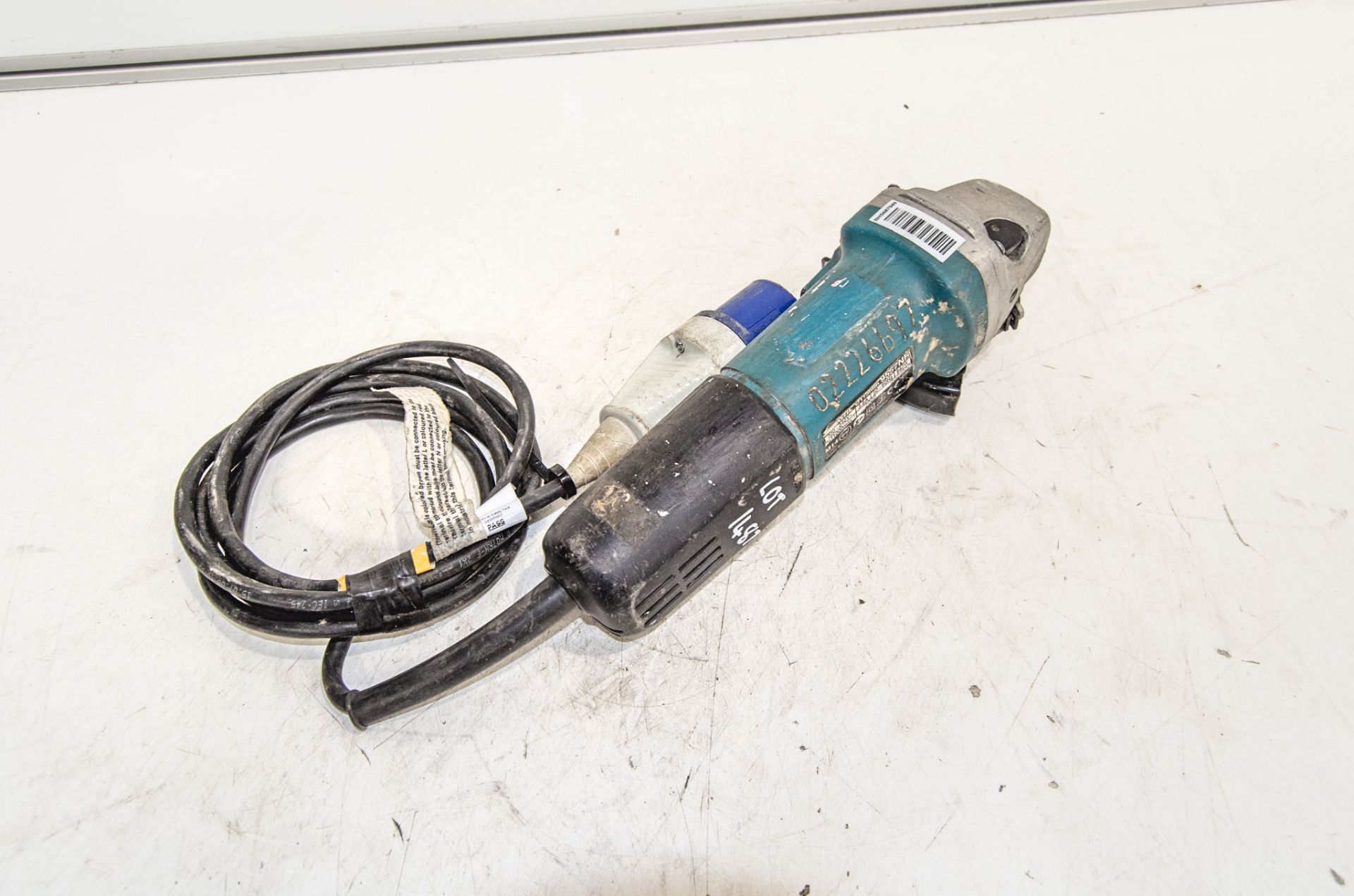 Makita 9557NB 240v 115mm angle grinder 02226697 - Image 2 of 2