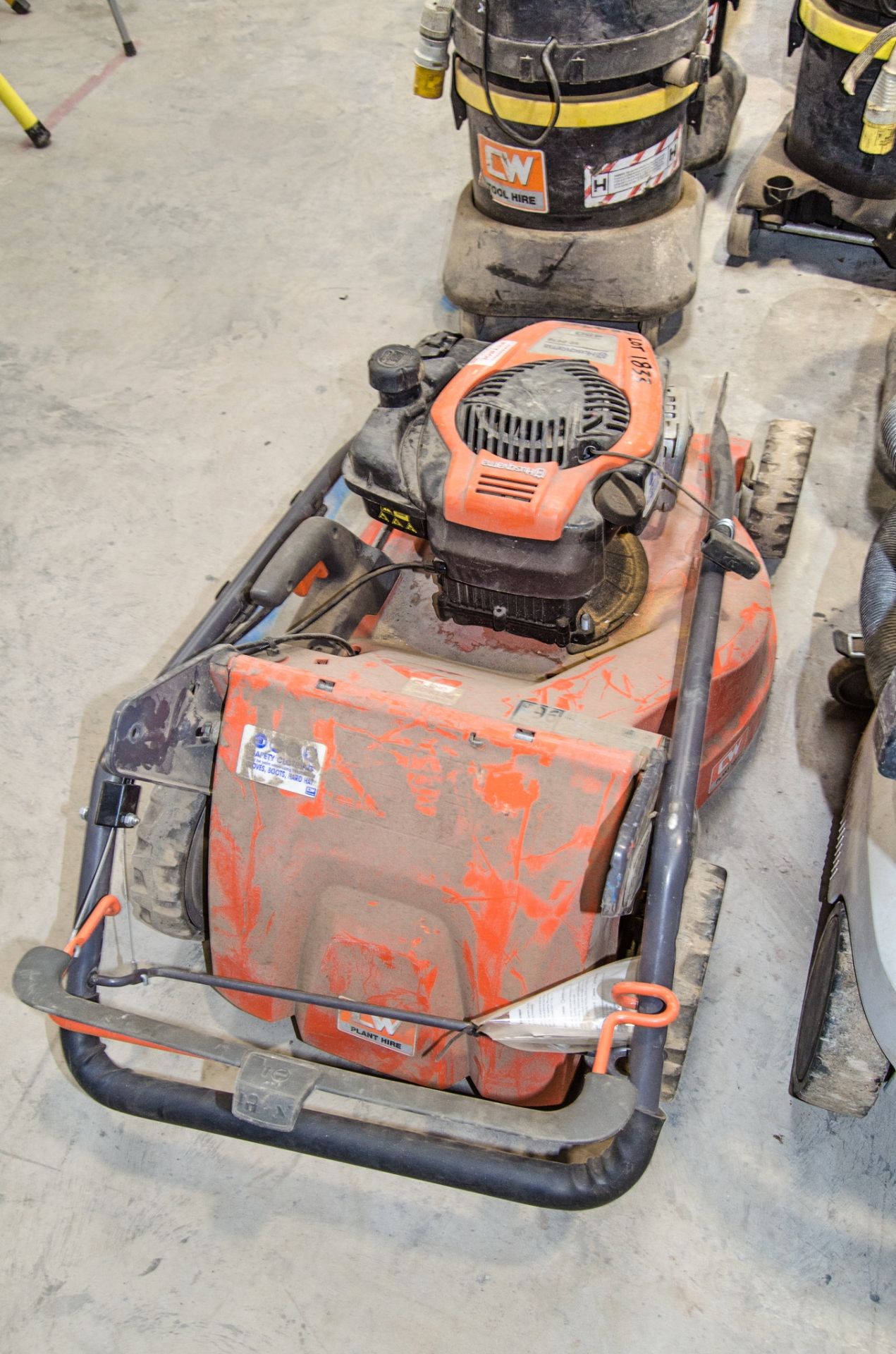 Husqvarna LC247S petrol driven lawn mower 3899S - Image 2 of 2