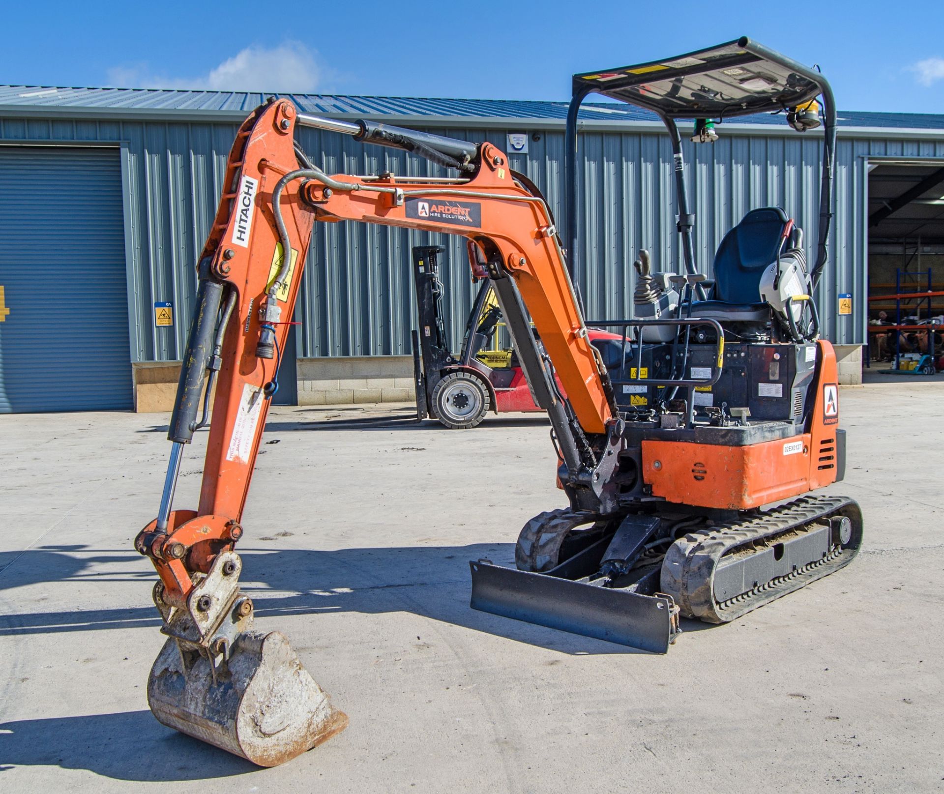 Hitachi Zaxis 19U 1.9 tonne rubber tracked mini excavator Year: 2018 S/N: 22833 Recorded Hours: