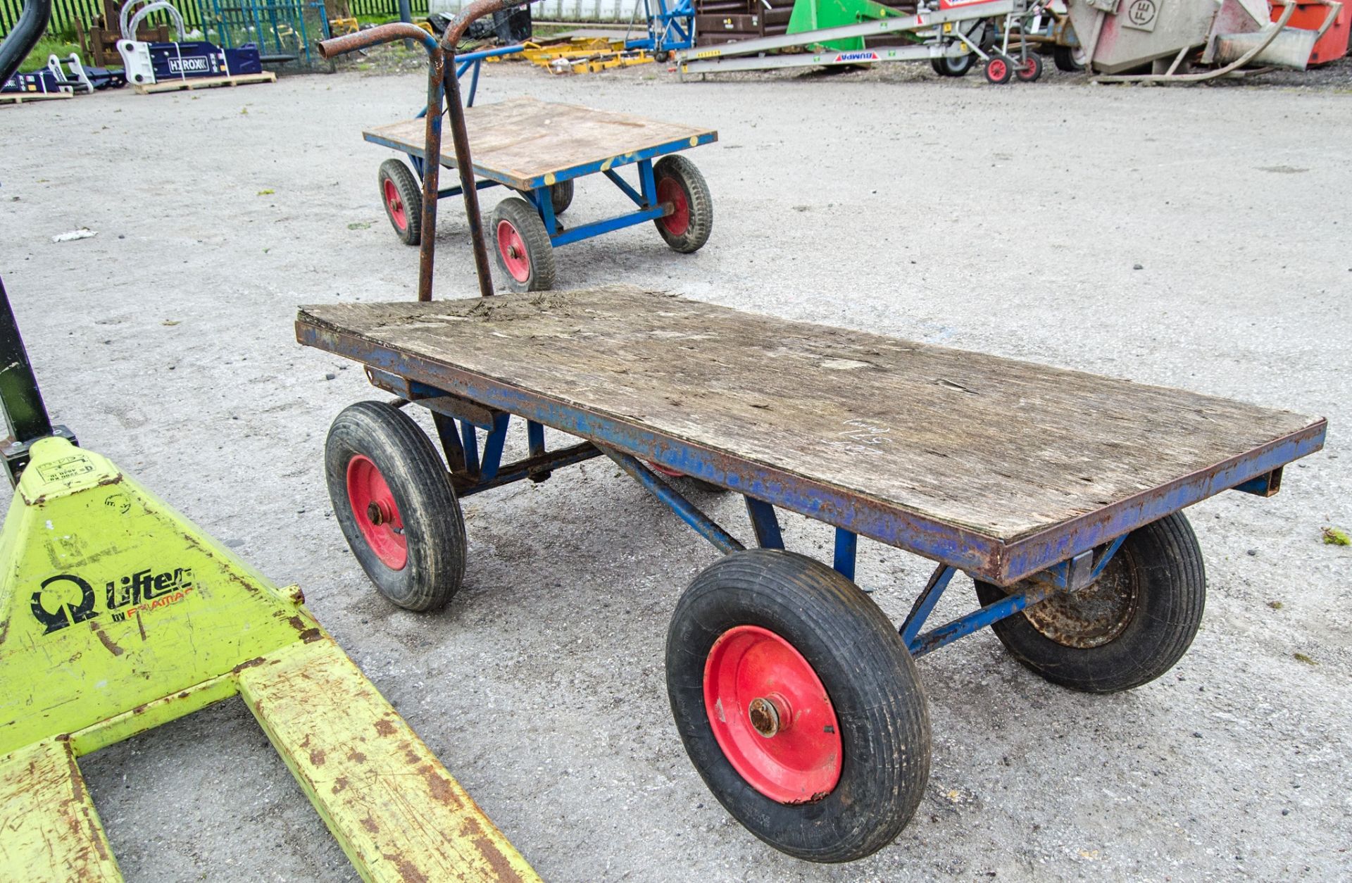 Warehouse turntable trolley 18086347 1 - damaged wheel & tyre ** - Image 2 of 3