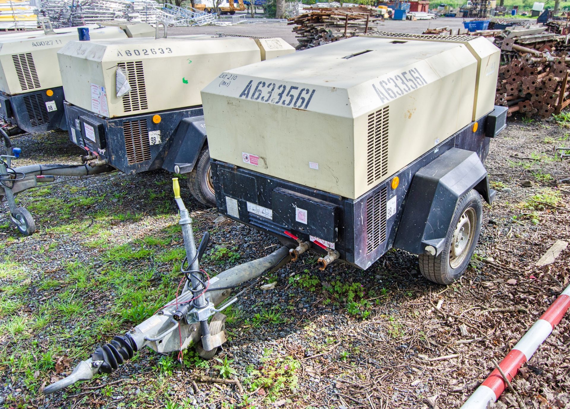 Doosan 7/41 diesel driven fast tow mobile air compressor Year: 2014 S/N: 432631 Recorded Hours: 1429