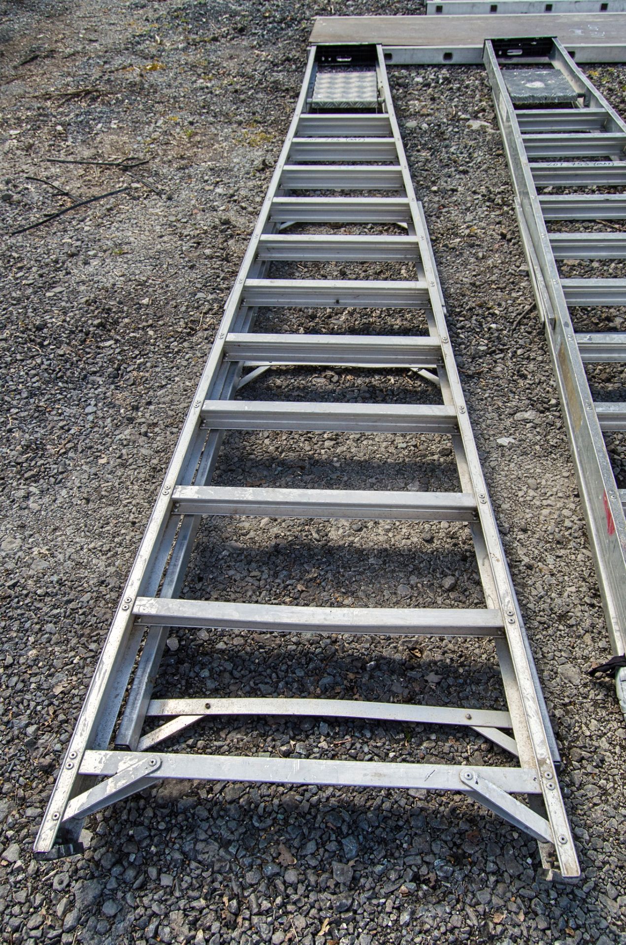 12 tread aluminium step ladder 1901LYT0457