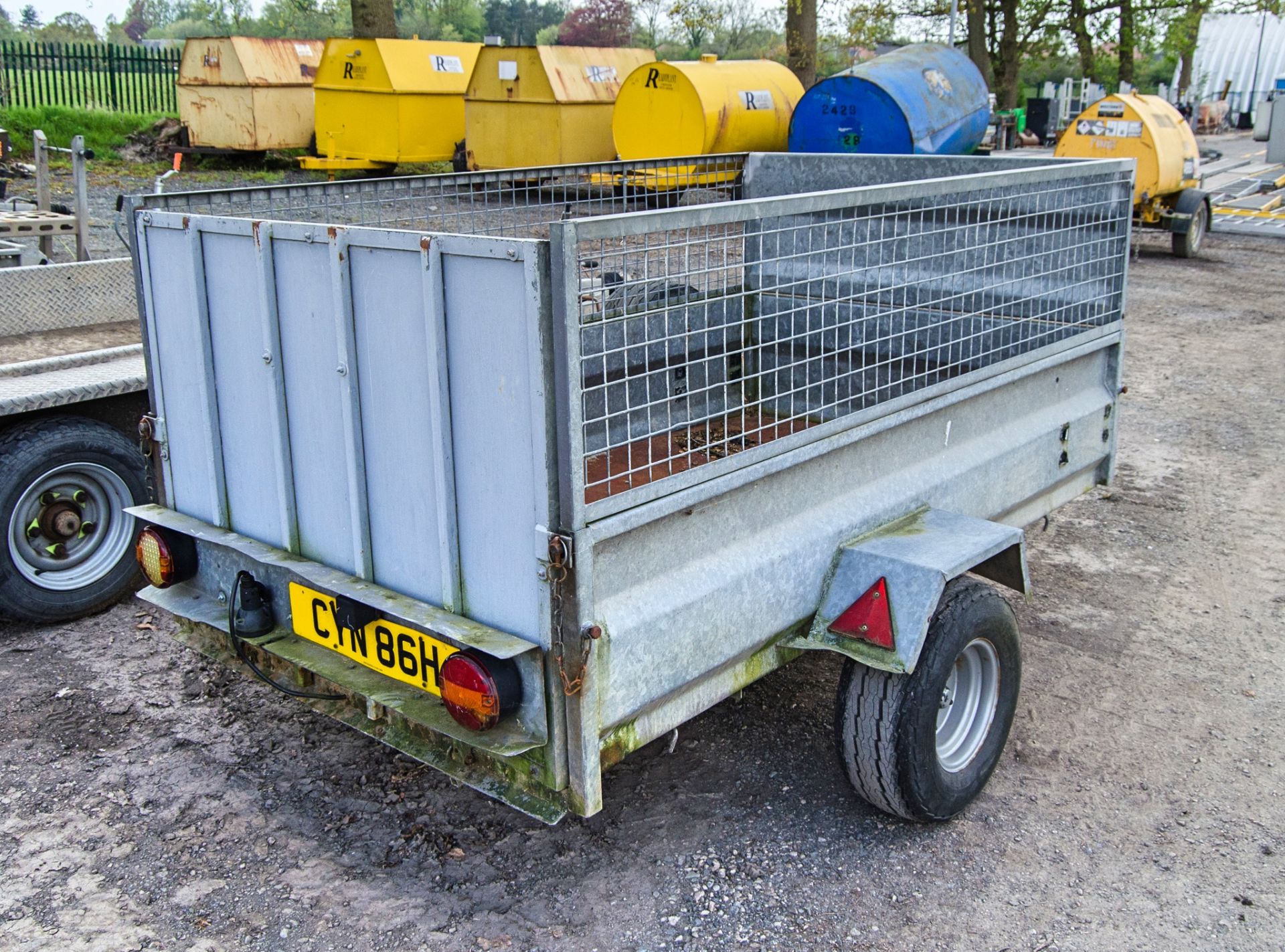 7ft x 4ft single axle trailer ** No VAT on hammer price but VAT will be charged on the buyers - Image 3 of 7