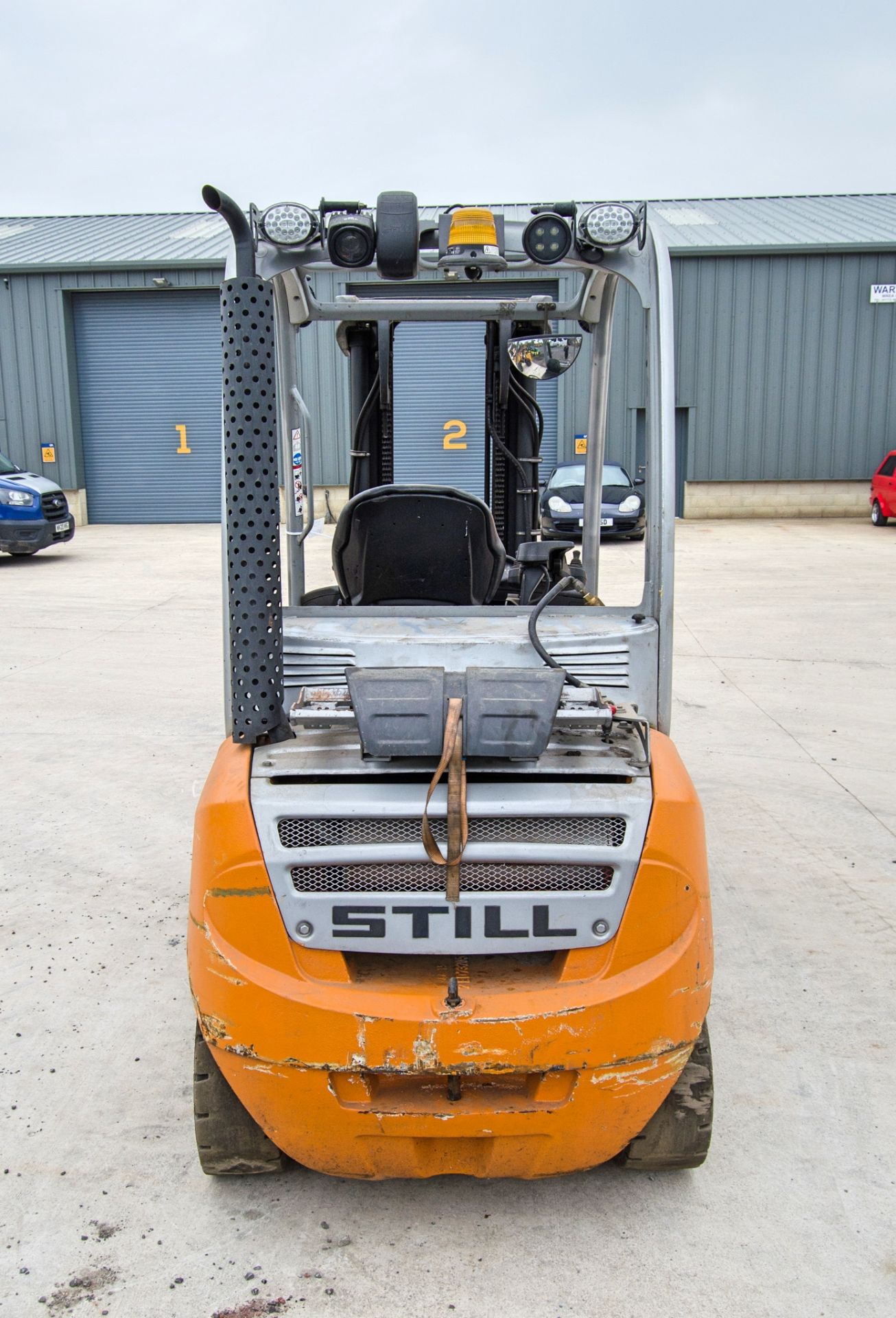Still RX70-25 2.5 tonne gas powered fork lift truck Year: 2015 S/N: F000176 Recorded Hours: 9561 - Image 6 of 19