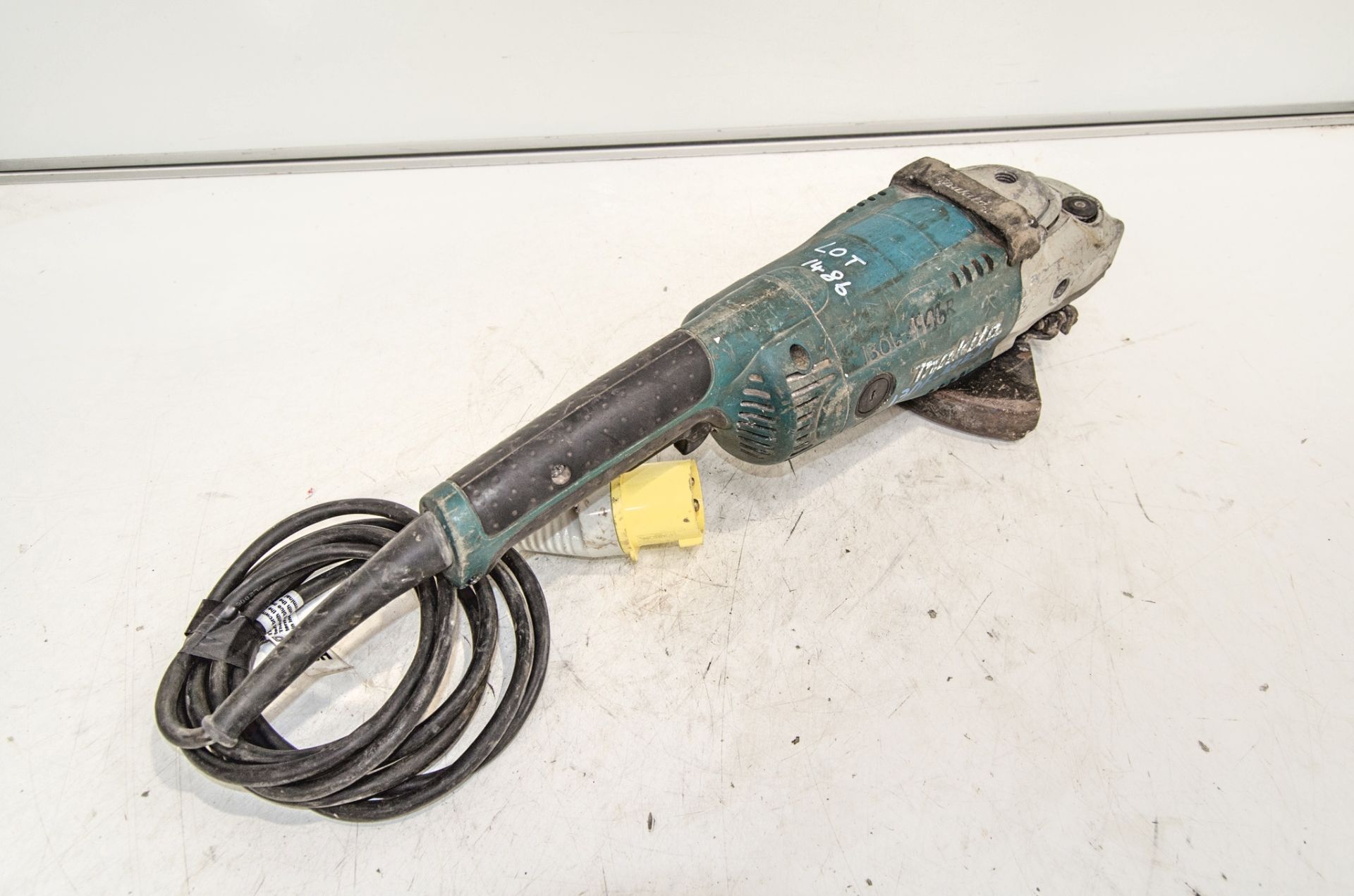 Makita GA9020 110v 230mm angle grinder 13064946R - Image 2 of 2