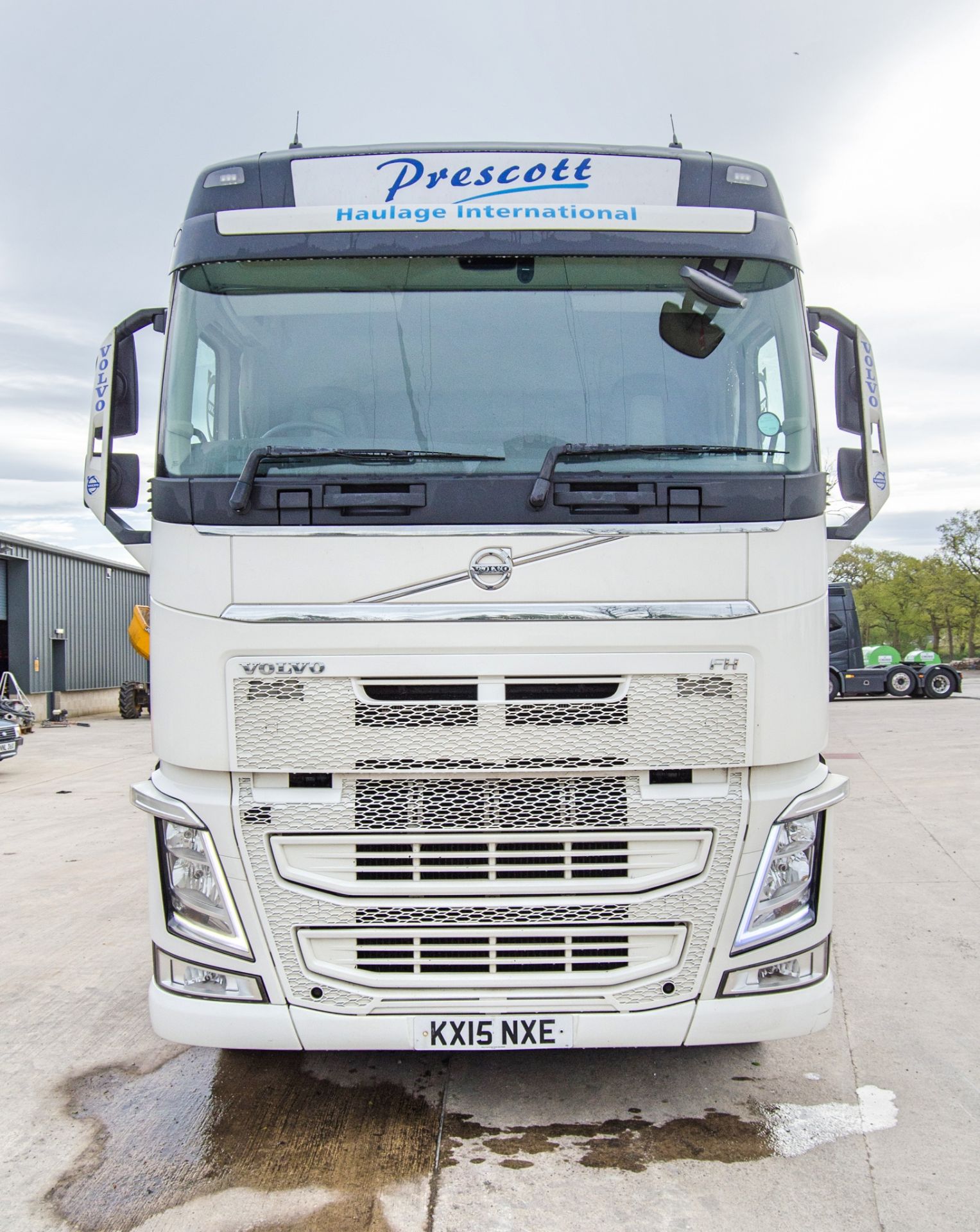 Volvo FH 6x2 tractor unit Registration Number: KX15 NXE Date of Registration: 10/04/2015 MOT - Image 5 of 38