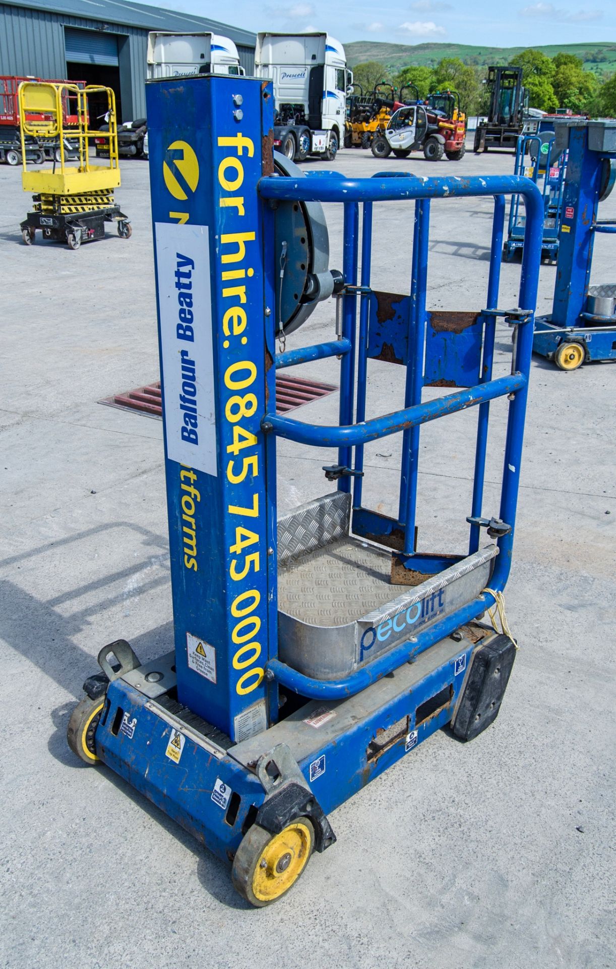 Power Towers Pecolift manual vertical mast access platform NWP462 - Image 2 of 3
