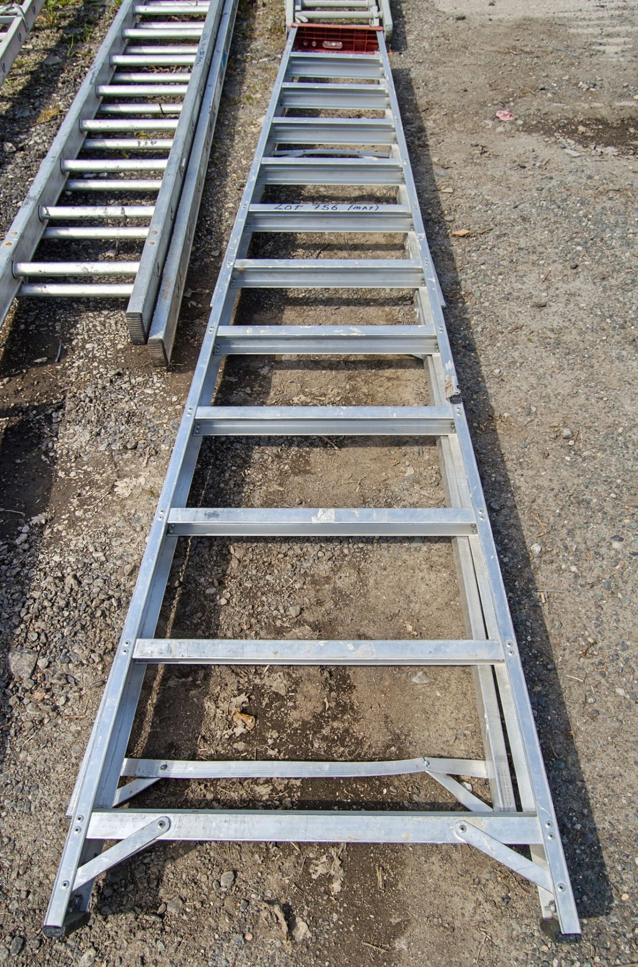 12 tread aluminium step ladder 1901LYT1635