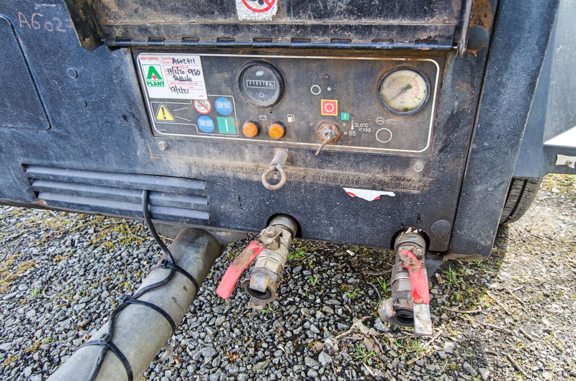Doosan 741 diesel driven fast tow mobile air compressor Year: 2013 S/N: 432032 Recorded Hours: - Image 7 of 11