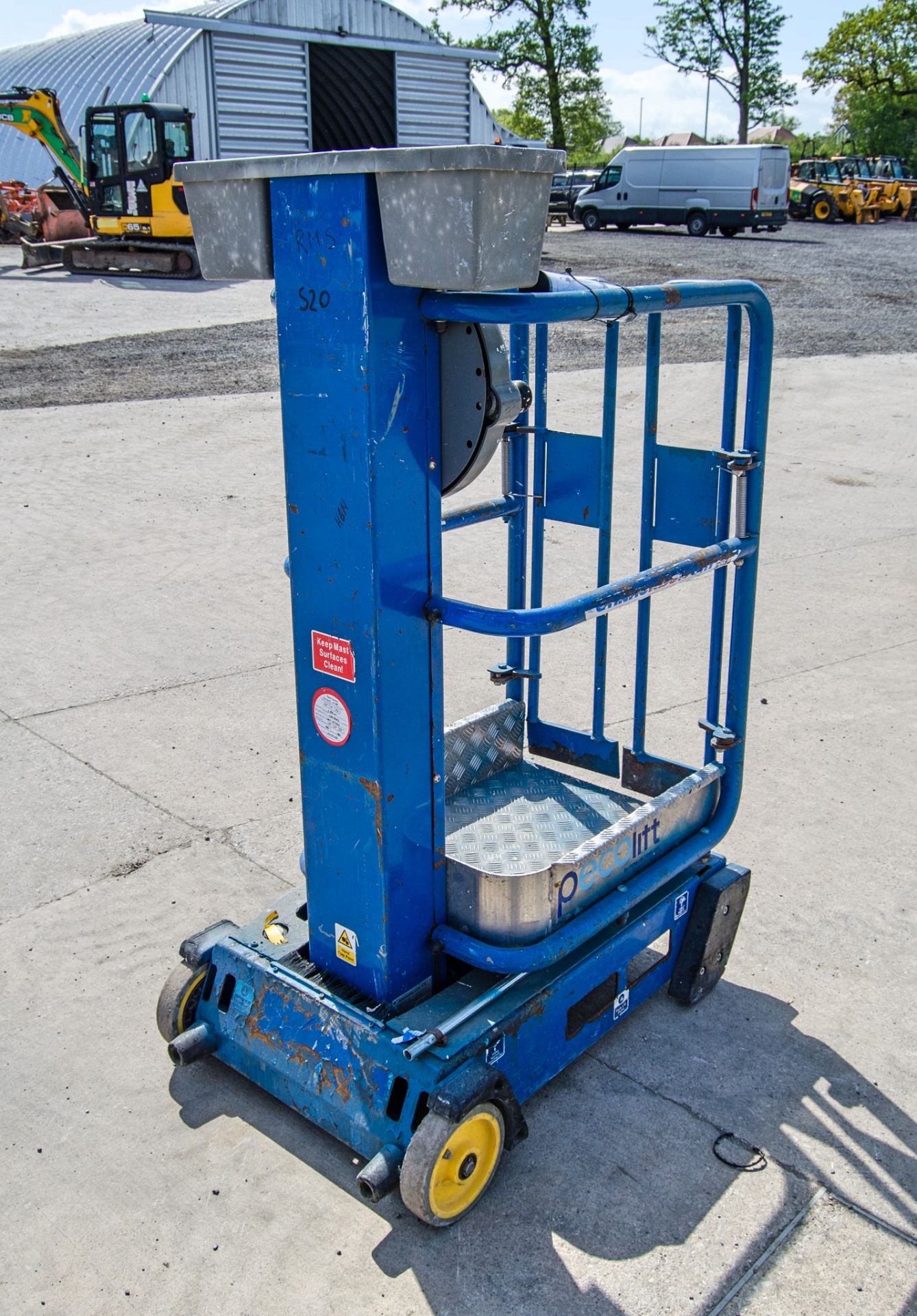 Power Towers Pecolift manual vertical mast access platform HYP272 - Image 2 of 3