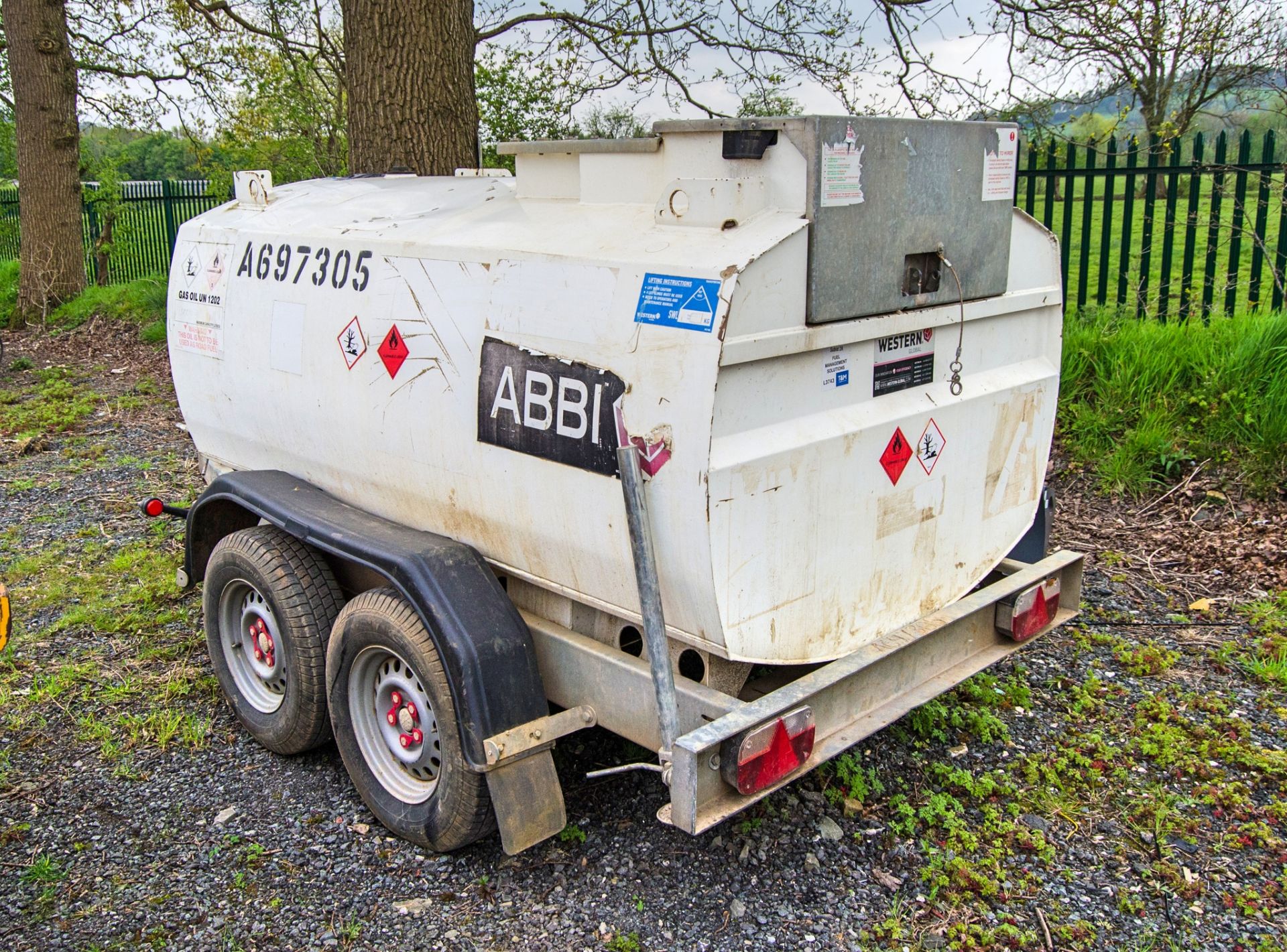 Western Abbi 200 litre tandem axle fast tow mobile bunded fuel bowser c/w manual pump, delivery hose - Image 4 of 7