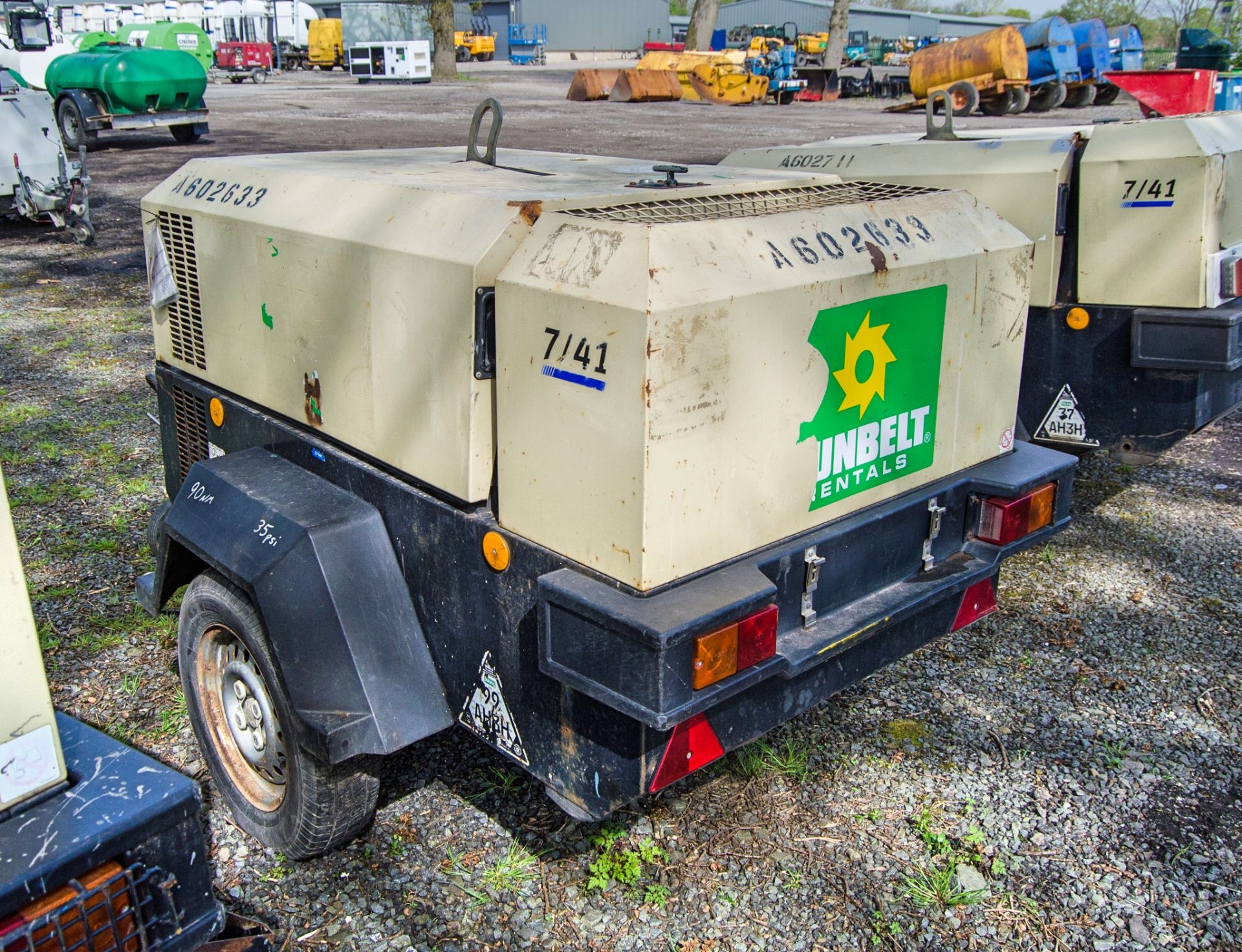 Doosan 741 diesel driven fast tow mobile air compressor Year: 2013 S/N: 432010 Recorded Hours: - Image 4 of 11