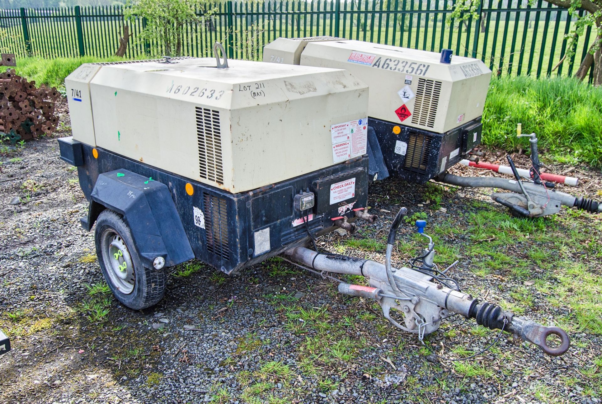 Doosan 741 diesel driven fast tow mobile air compressor Year: 2013 S/N: 432010 Recorded Hours: - Image 2 of 11