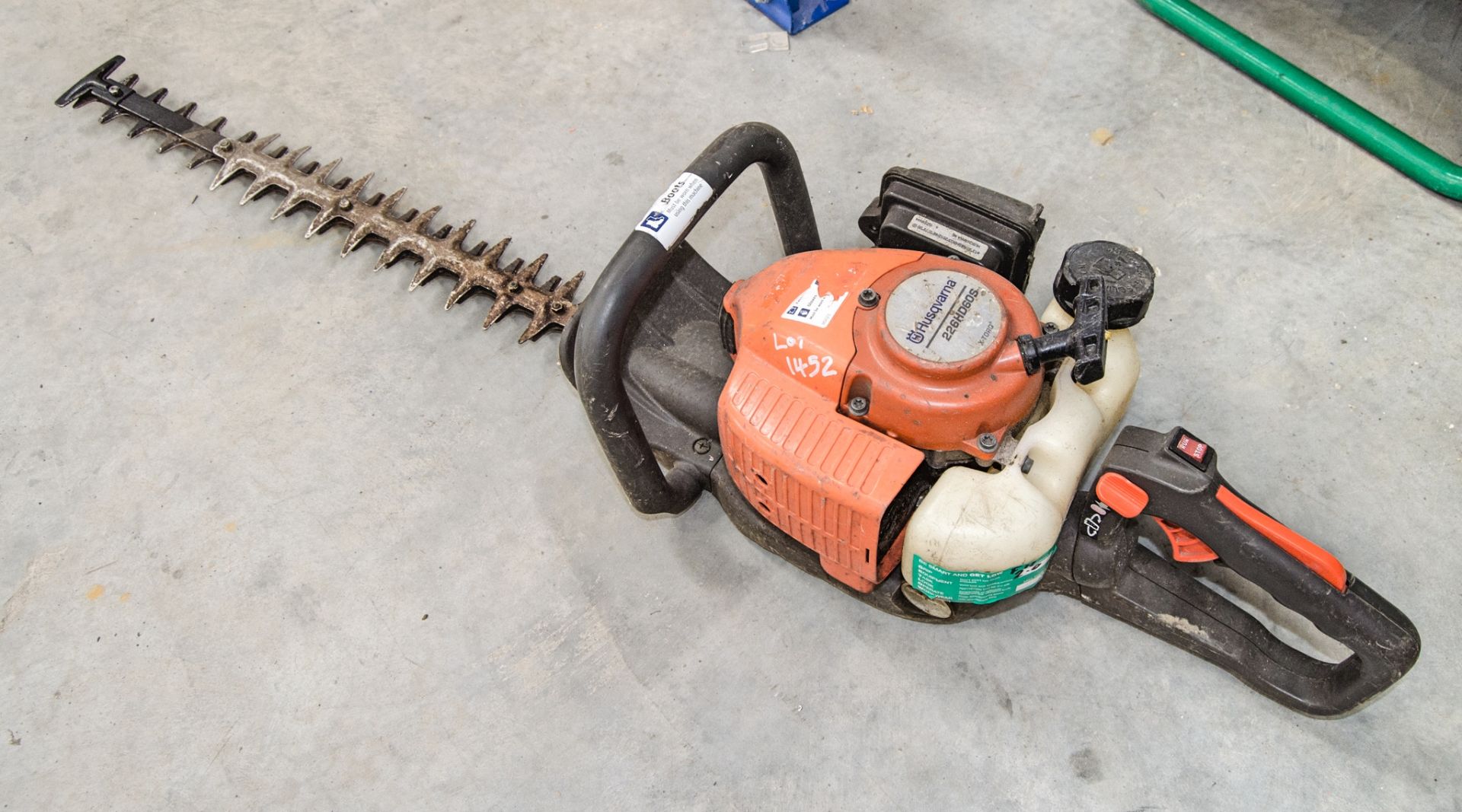 Husqvarna 226HD60S petrol driven hedge trimmer