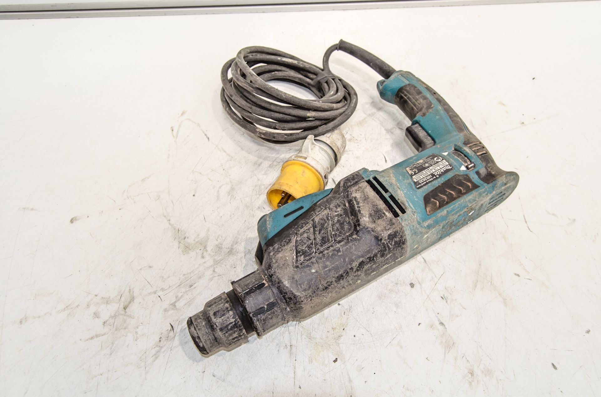 Makita HR2630 110v SDS rotary hammer drill - Image 2 of 2