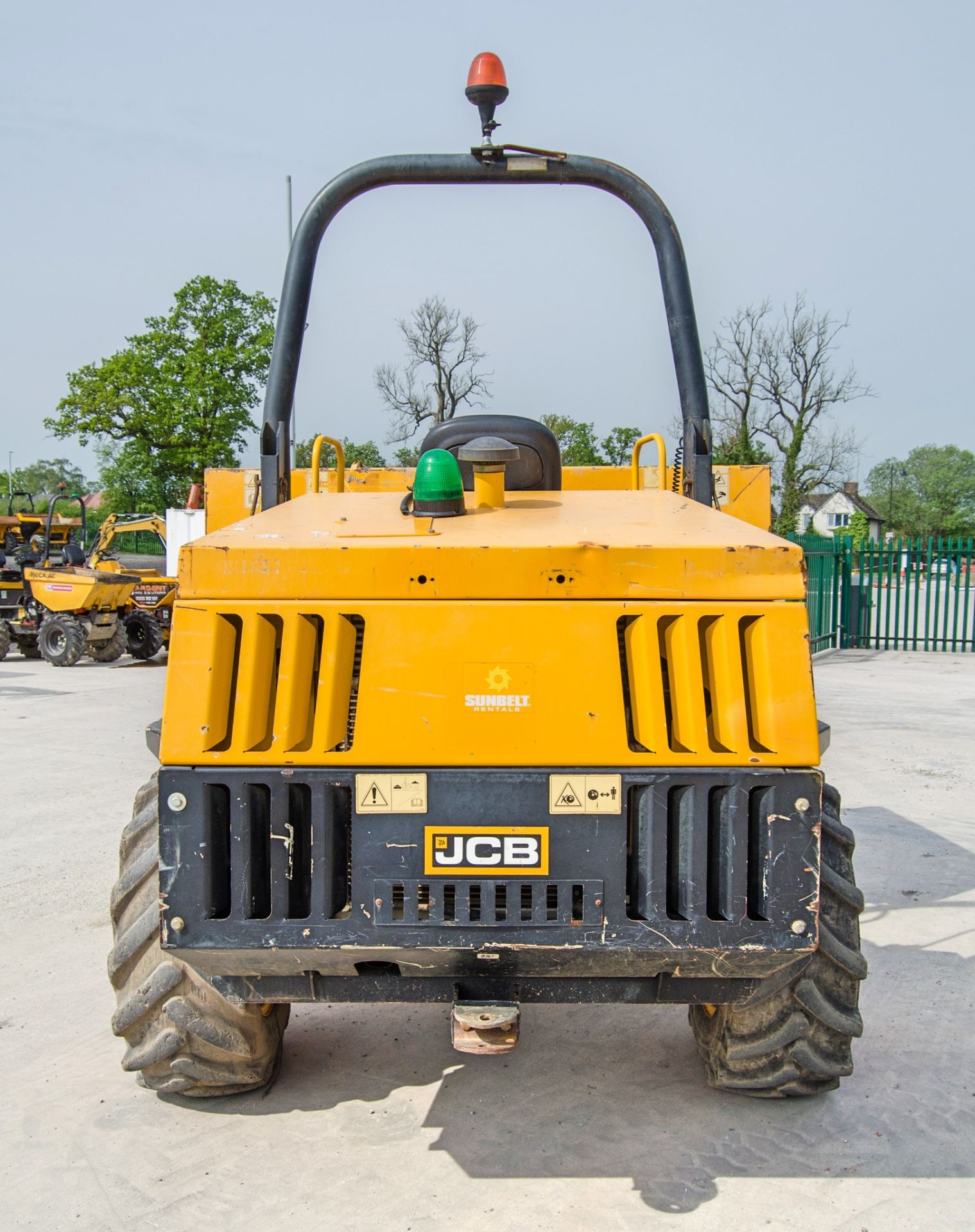 JCB 6 tonne straight skip dumper Year:2016 S/N:GRK0161 Recorded Hours: 2276 A727193 ** Dumper does - Image 6 of 22