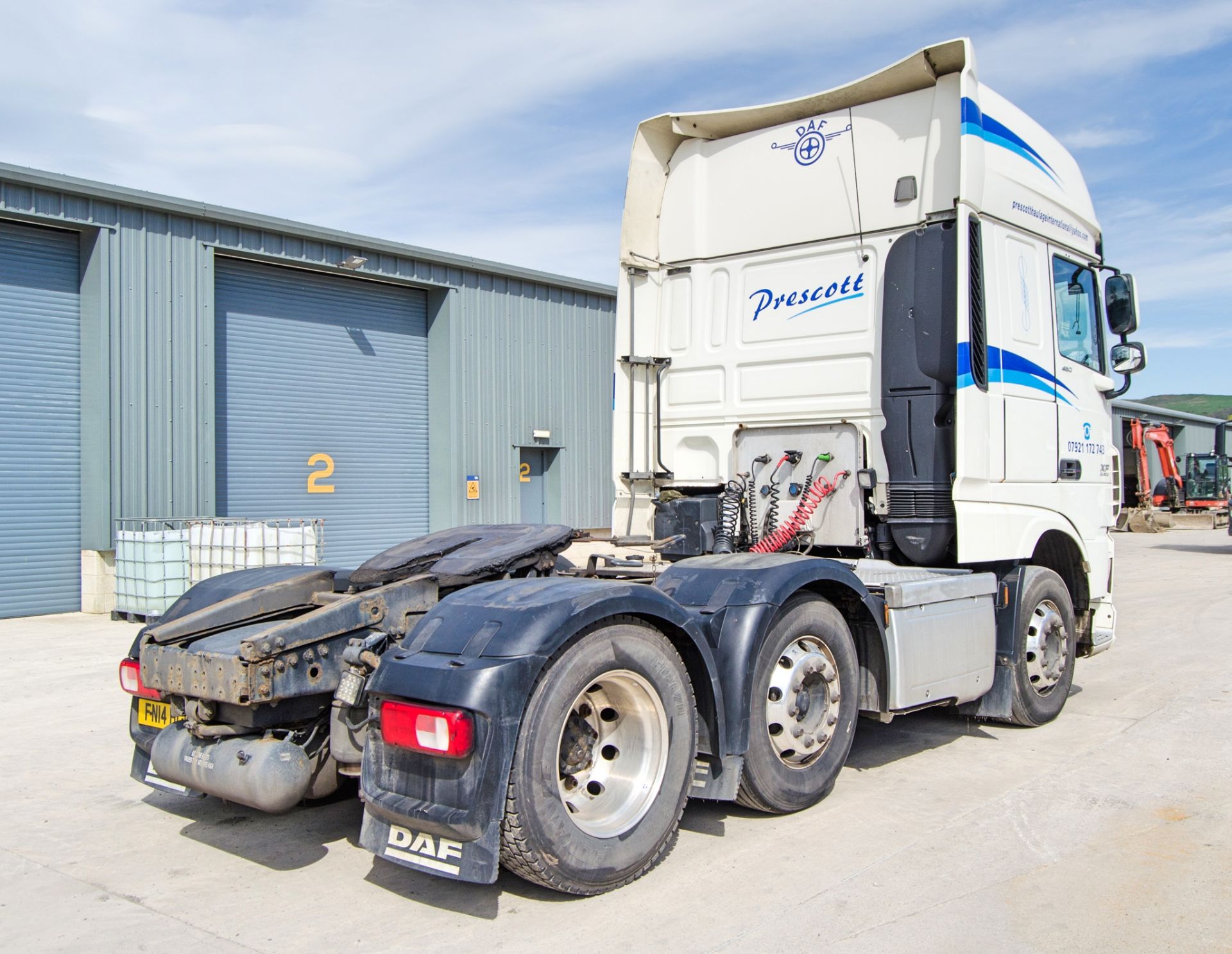 DAF XF 460 Euro 6 6x2 tractor unit Registration Number: FN14 HCV Date of Registration: 02/03/2014 - Image 4 of 33