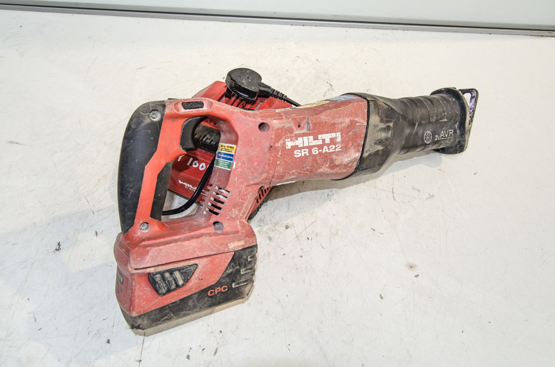 Hilti SR6-A22 22v cordless reciprocating saw c/w battery and charger EXP3671 - Image 2 of 2