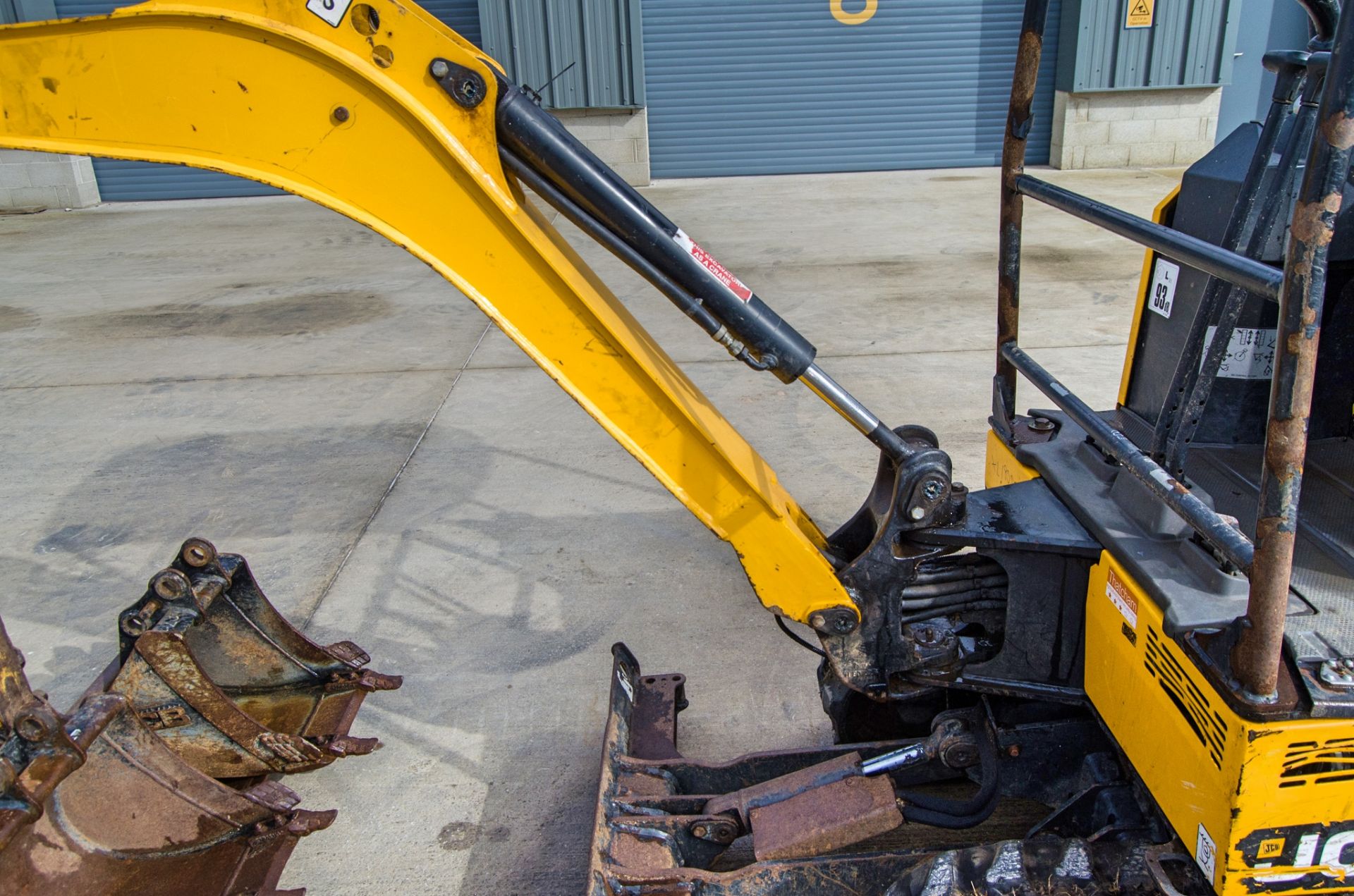 JCB 15C-1 1.5 tonne rubber tracked mini excavator Year: 2019 S/N: 2710077 Recorded Hours: 1709 - Image 16 of 24