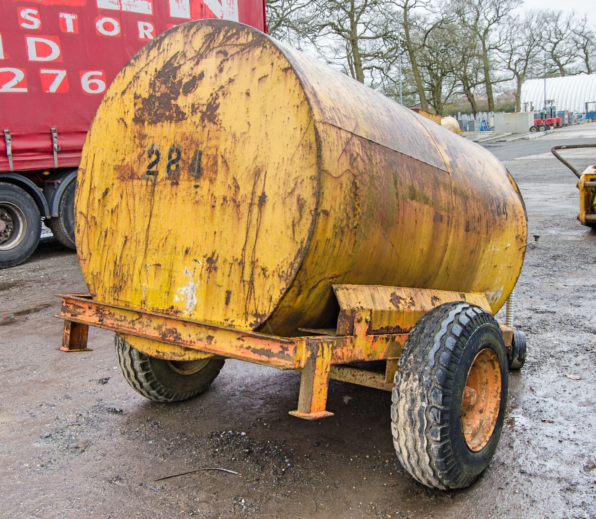 2000 litre site tow bunded fuel bowser c/w manual pump, delivery hose & nozzle 284 ** No VAT on - Image 3 of 7