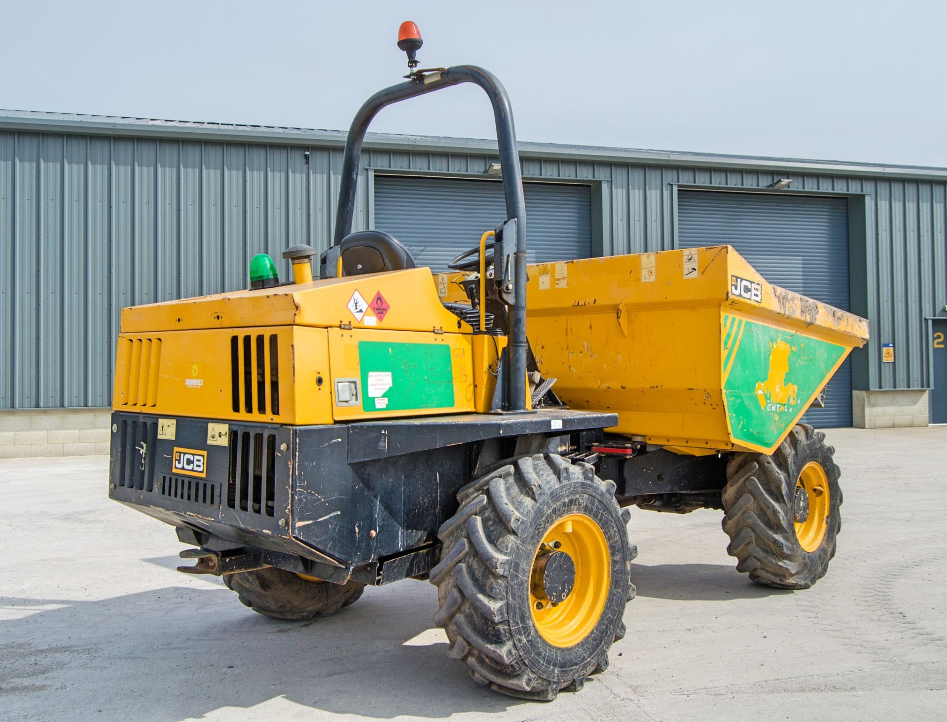 JCB 6 tonne straight skip dumper Year:2016 S/N:GRK0161 Recorded Hours: 2276 A727193 ** Dumper does - Image 4 of 22