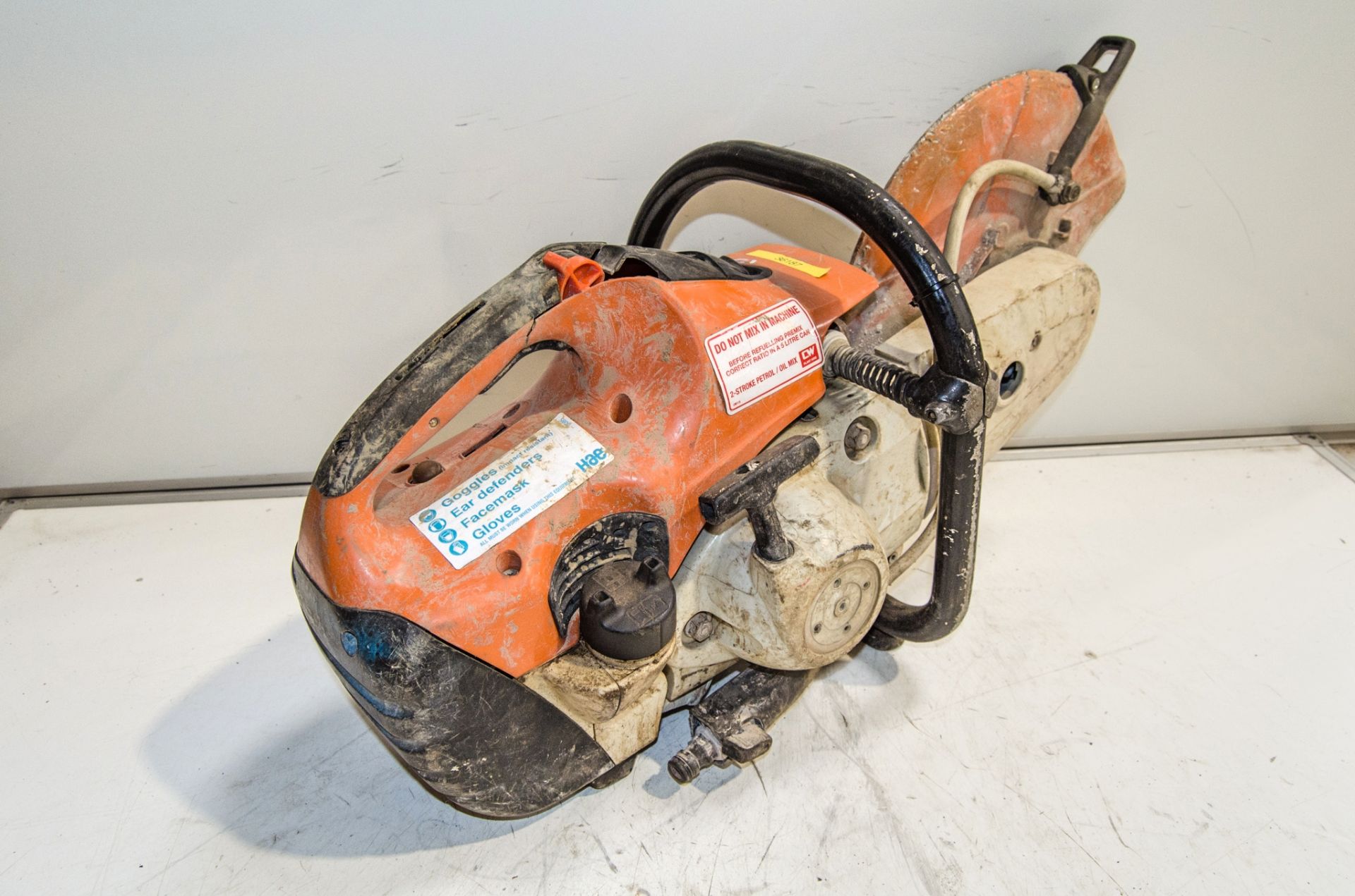 Stihl TS410 petrol driven cut off saw 36187 - Image 2 of 2