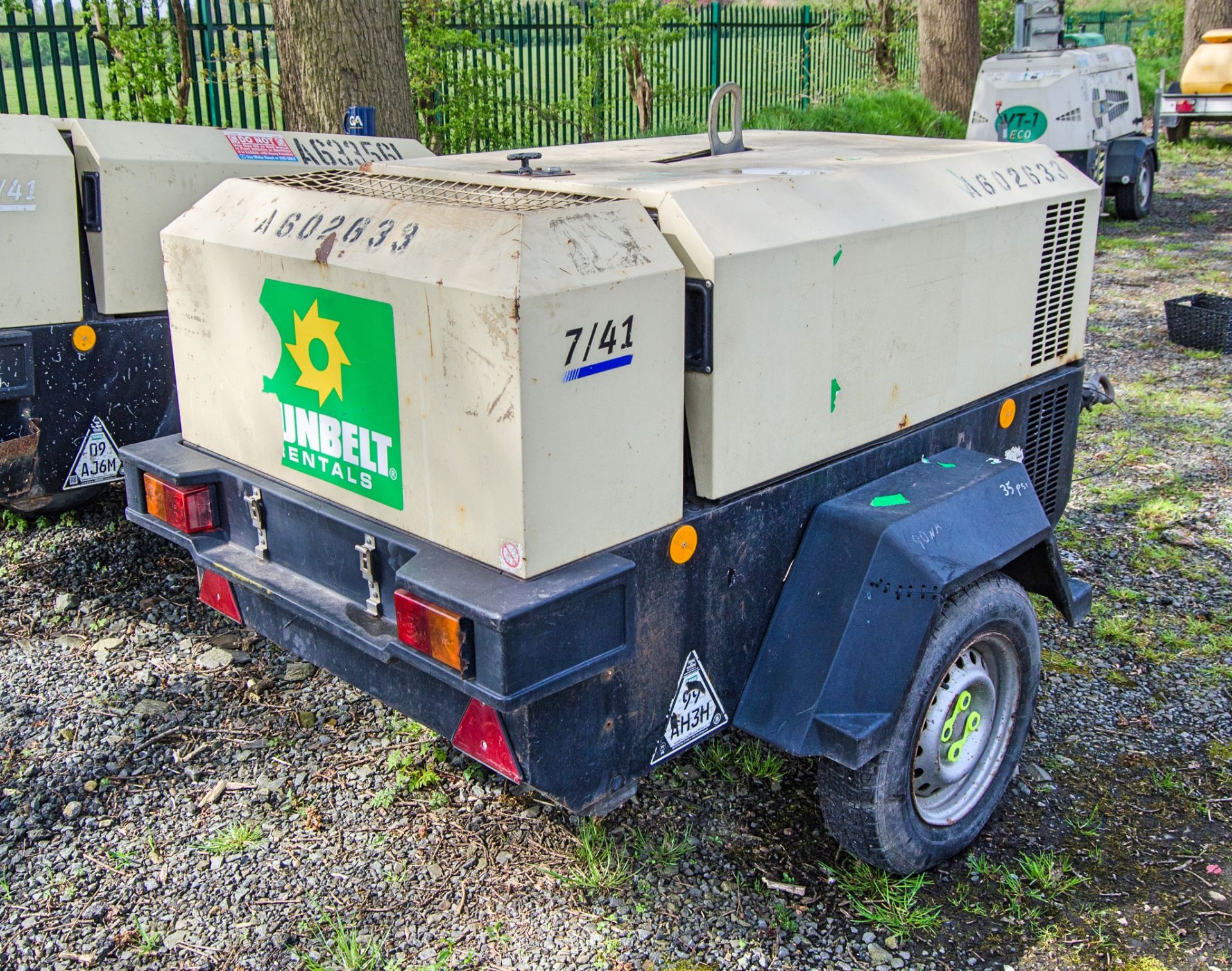 Doosan 741 diesel driven fast tow mobile air compressor Year: 2013 S/N: 432010 Recorded Hours: - Image 3 of 11