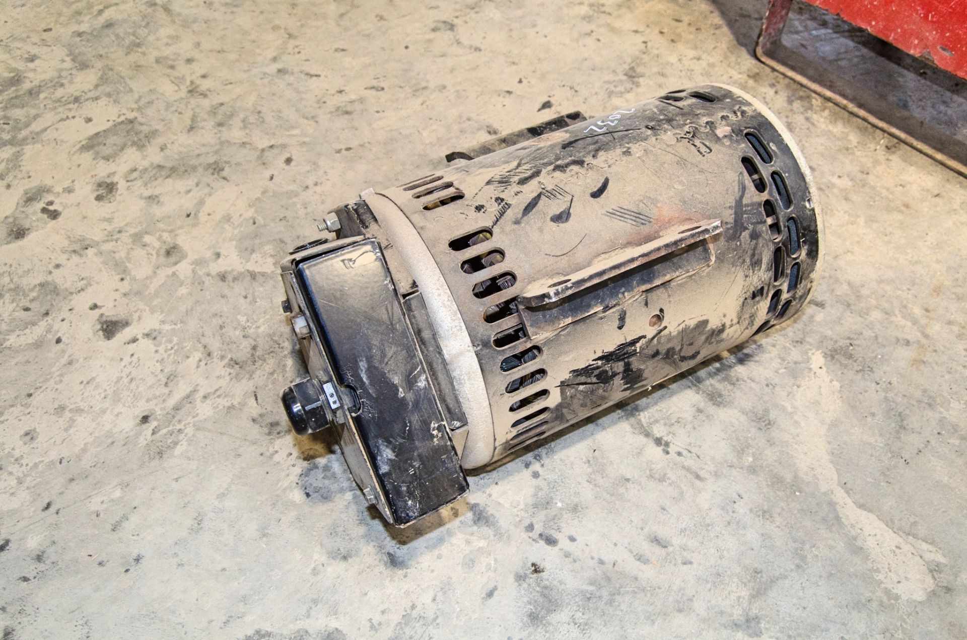 Generator alternator - Image 2 of 2