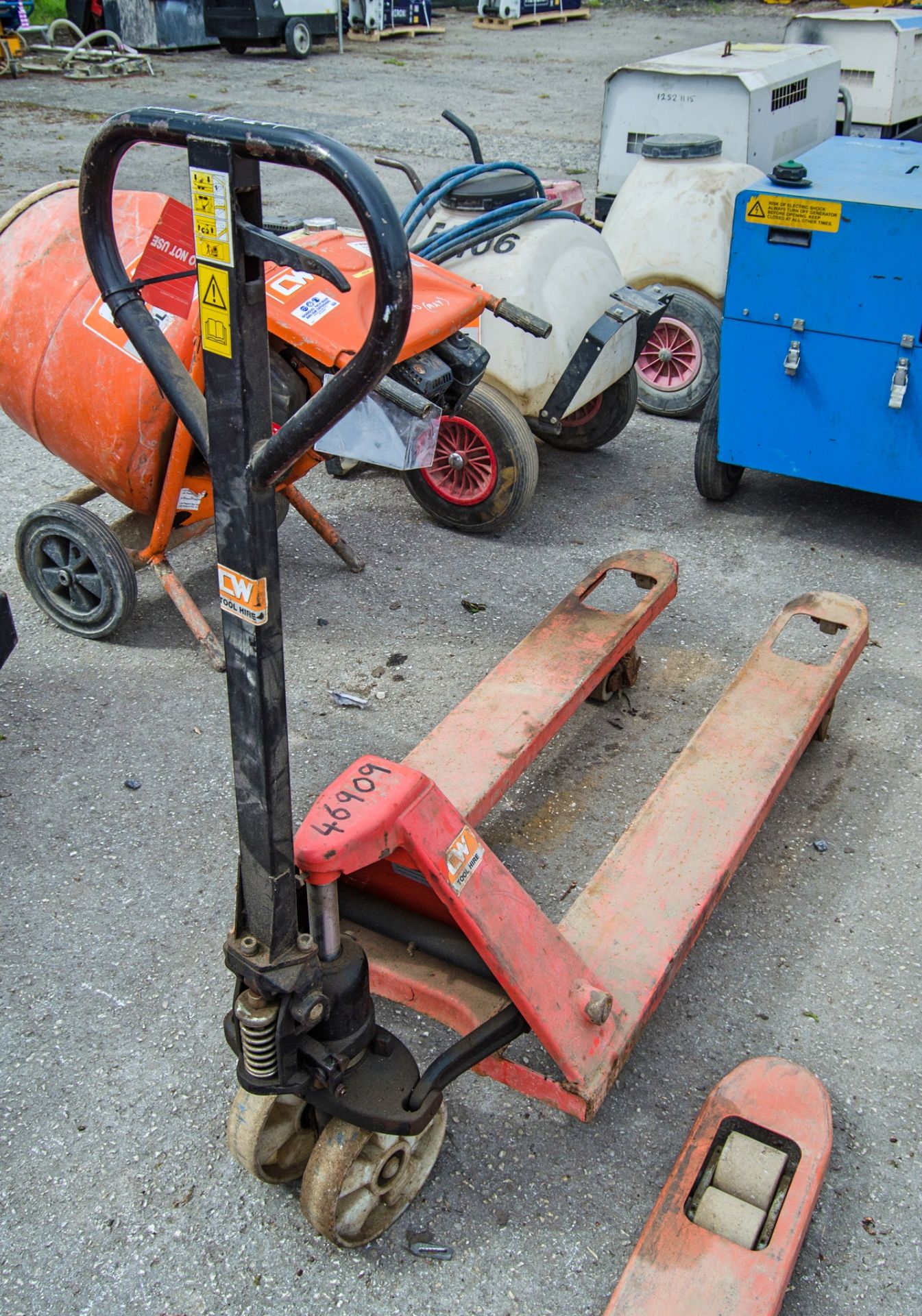 GT 2500kg hand hydraulic pallet truck 46909 - Image 2 of 2