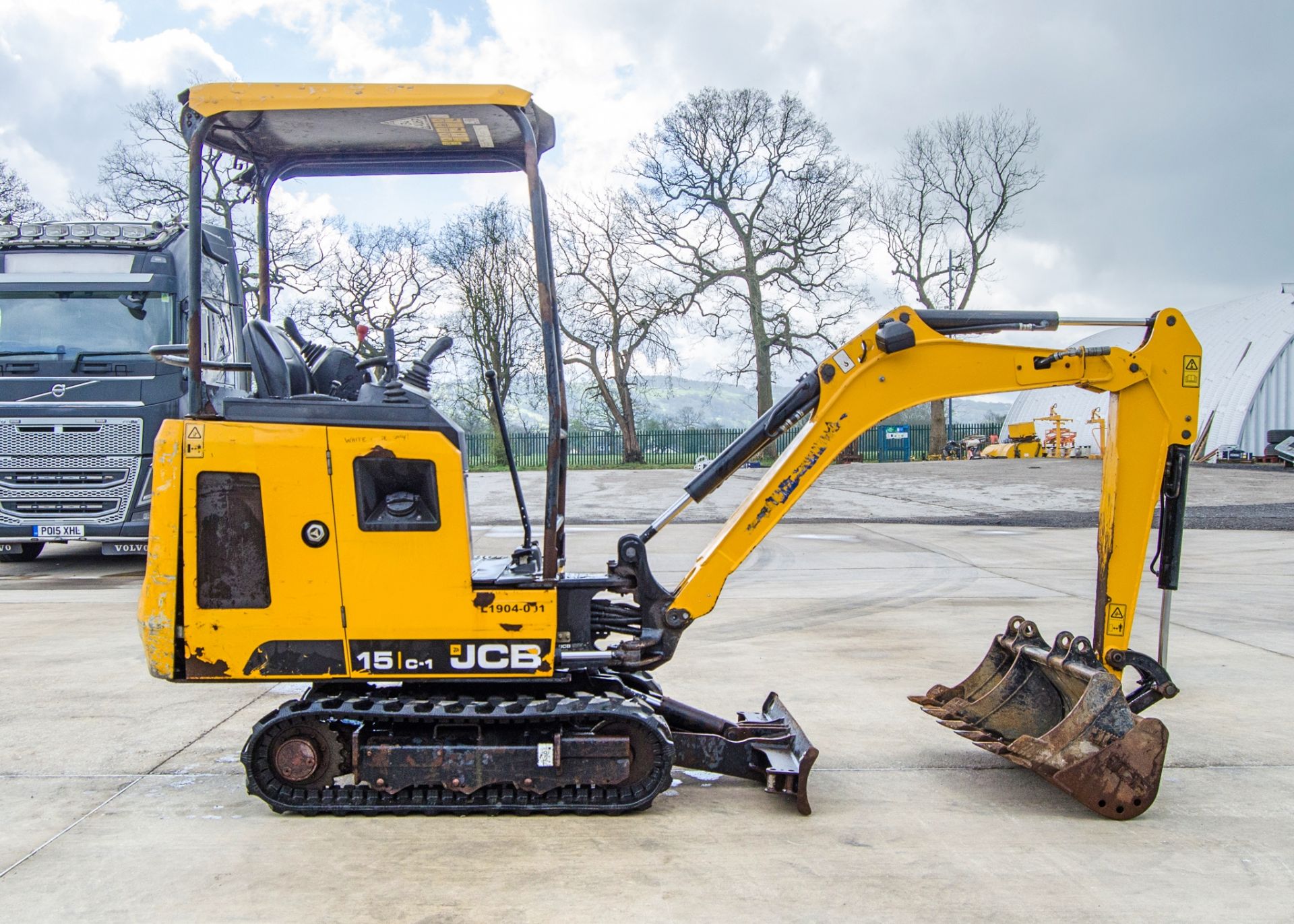 JCB 15C-1 1.5 tonne rubber tracked mini excavator Year: 2019 S/N: 2710238 Recorded Hours: 1142 - Image 7 of 23