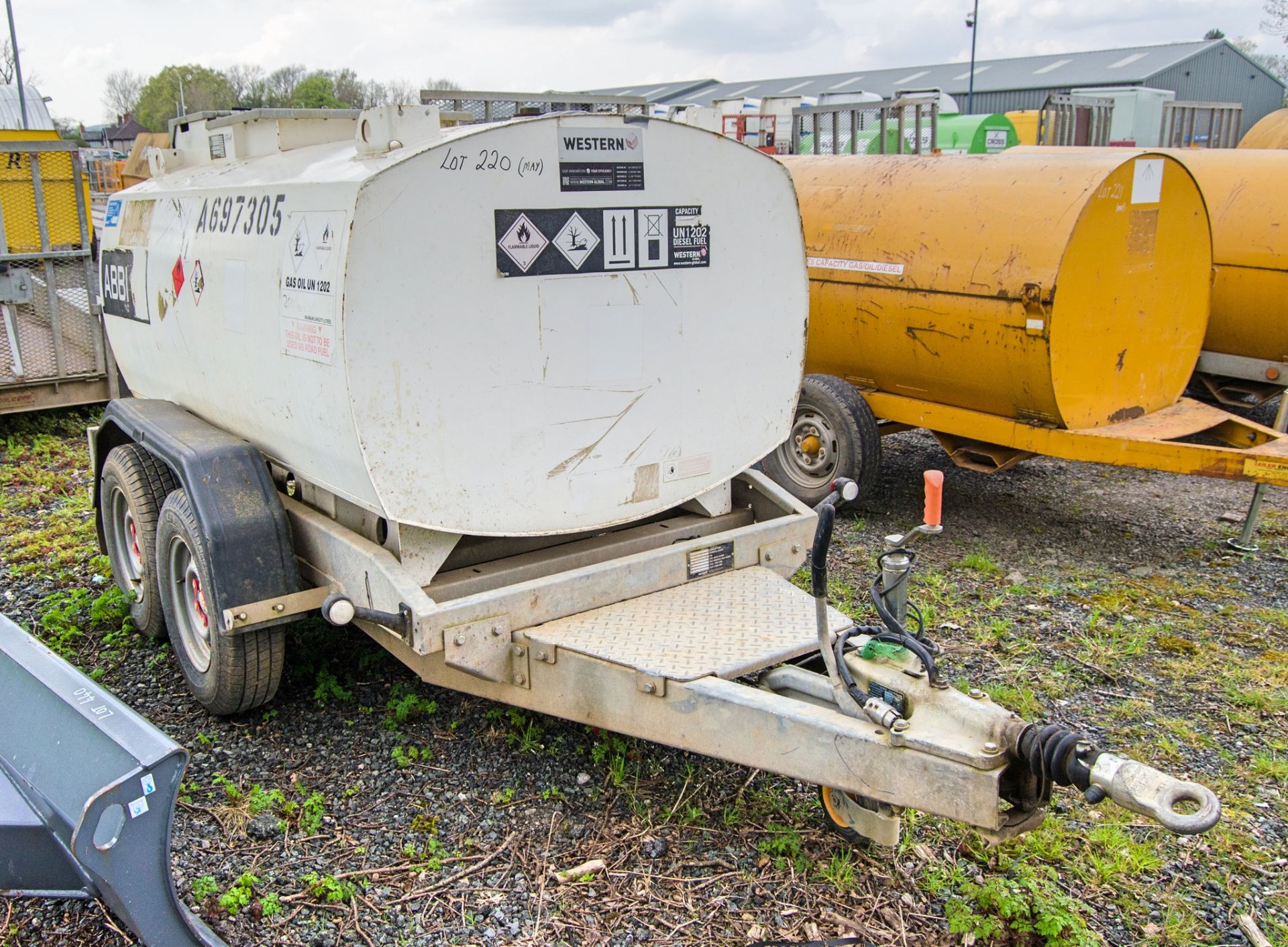 Western Abbi 200 litre tandem axle fast tow mobile bunded fuel bowser c/w manual pump, delivery hose - Image 2 of 7