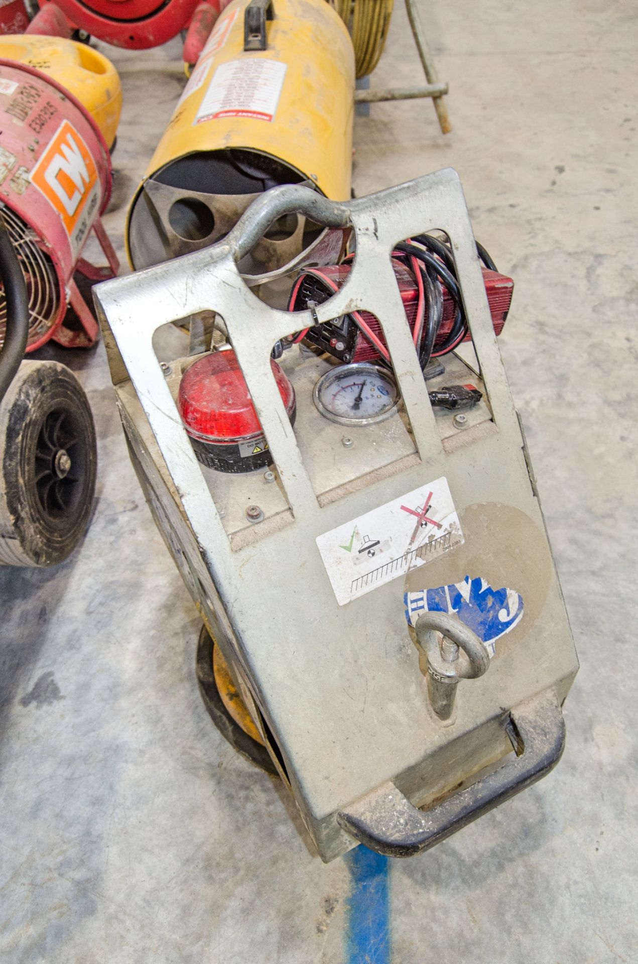 Probst SM battery electric slab lifter c/w charger E323720 - Image 2 of 2