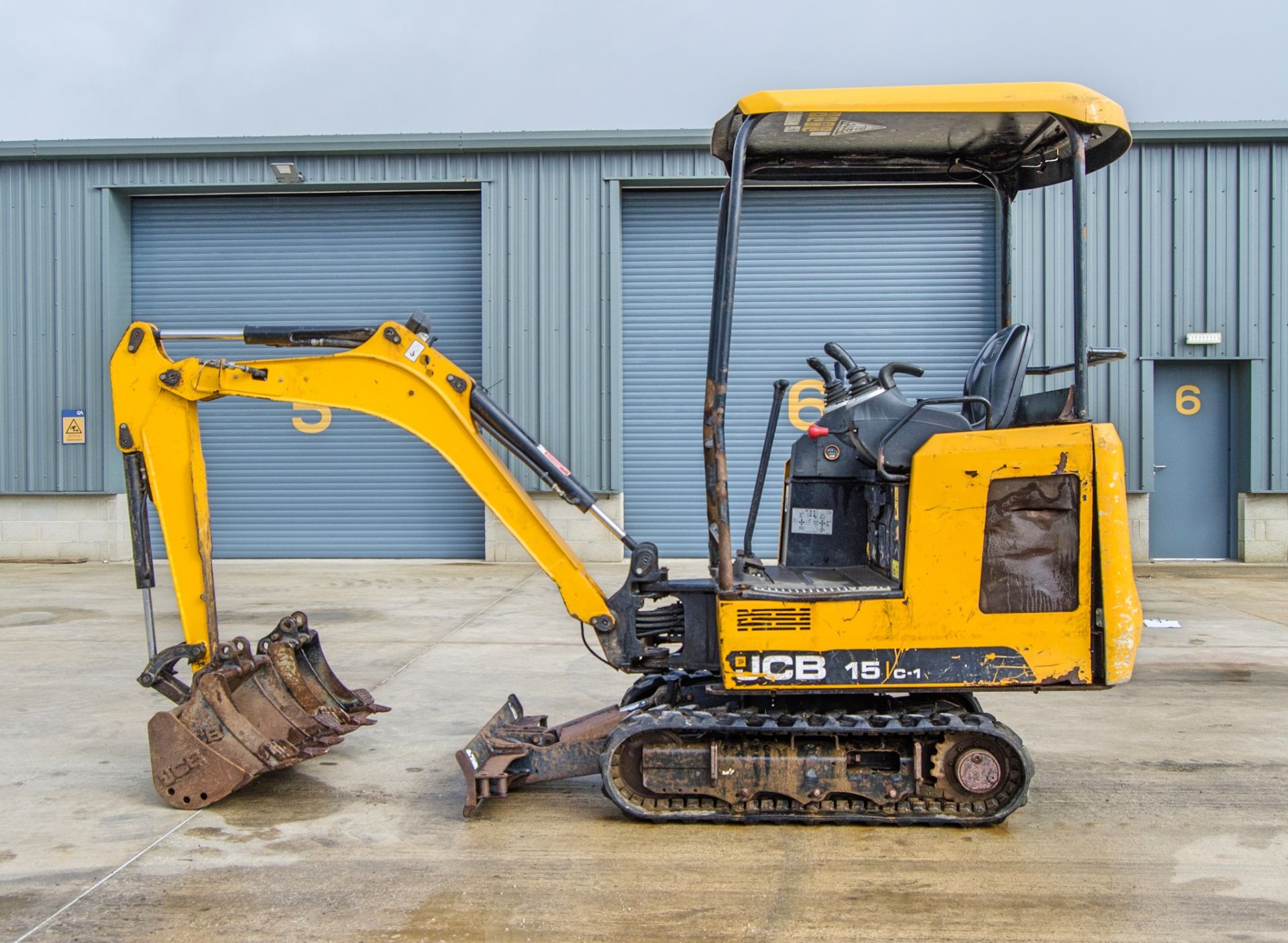 JCB 15C-1 1.5 tonne rubber tracked mini excavator Year: 2019 S/N: 2710077 Recorded Hours: 1709 - Image 8 of 24