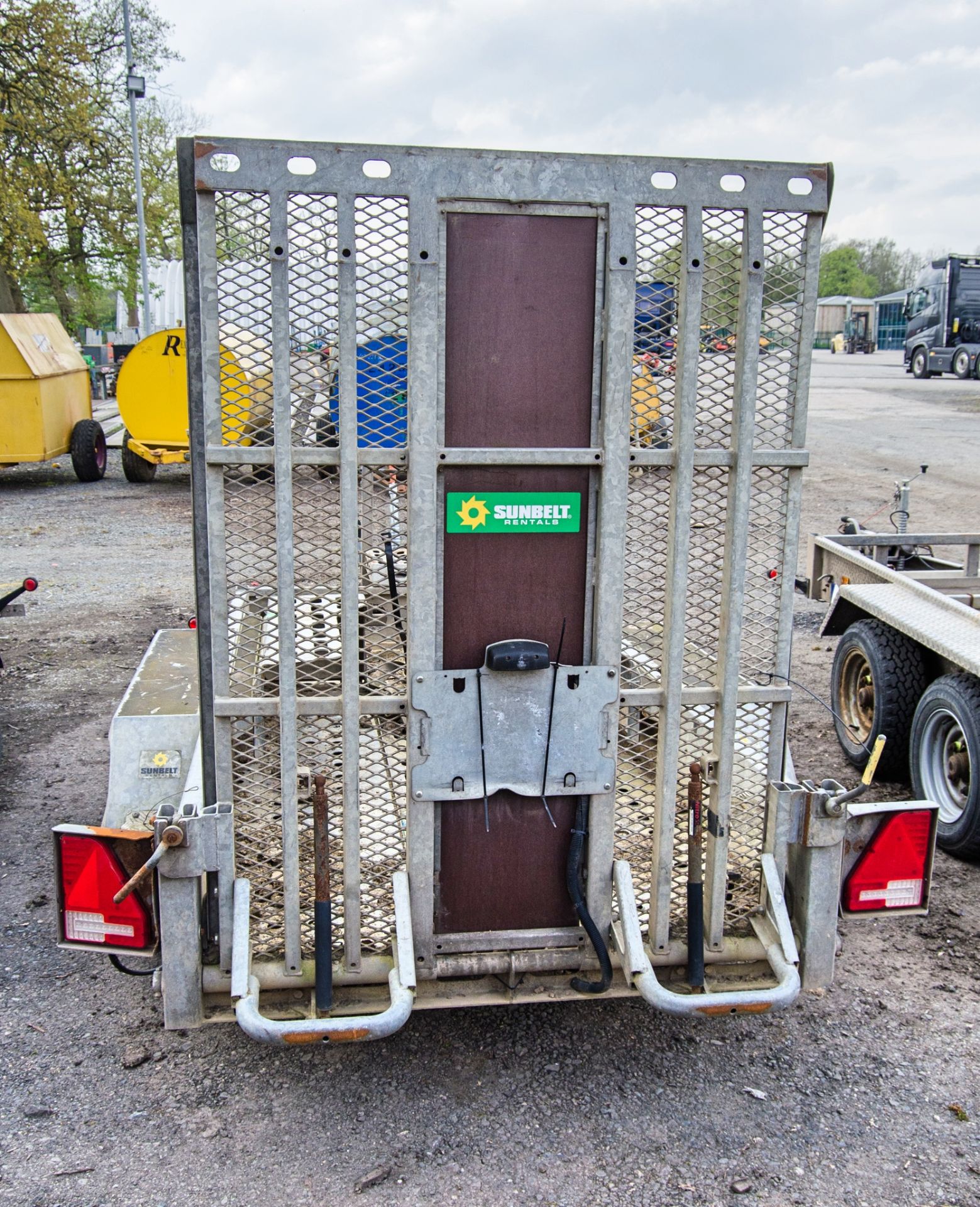 Indespension 8ft x 4ft tandem axle plant trailer S/N: 133607 c/w Digadoc excavator docking system - Bild 6 aus 7