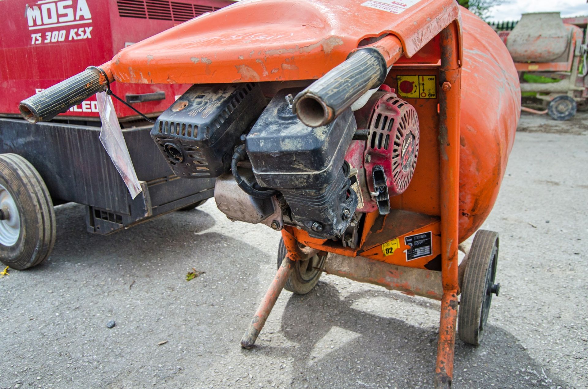 Belle Minimix 150 petrol driven cement mixer 48034 - Image 3 of 3