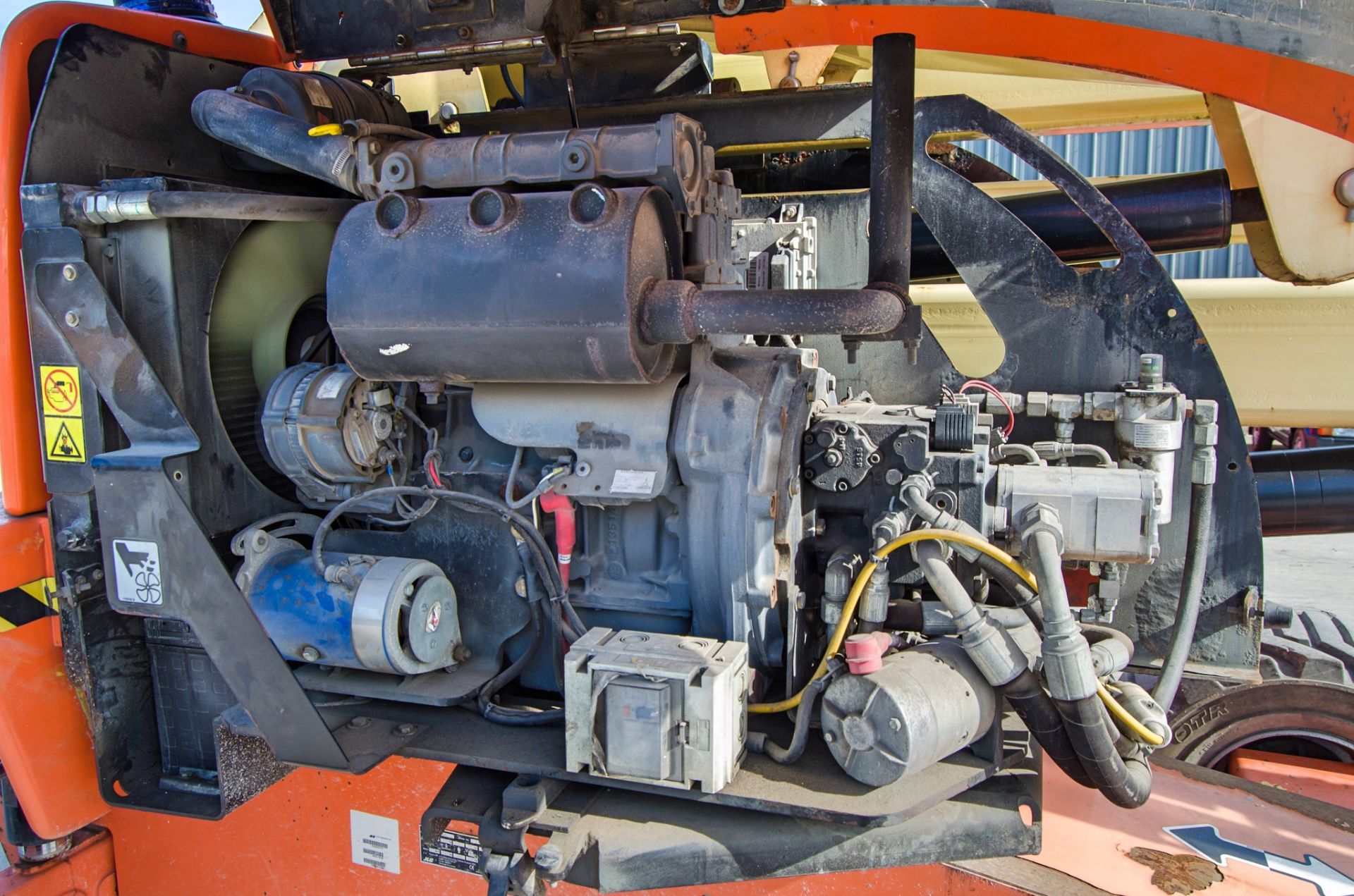 JLG 450 AJ Series II diesel driven articulated boom lift access platform Year: 2014 S/N: - Image 16 of 21