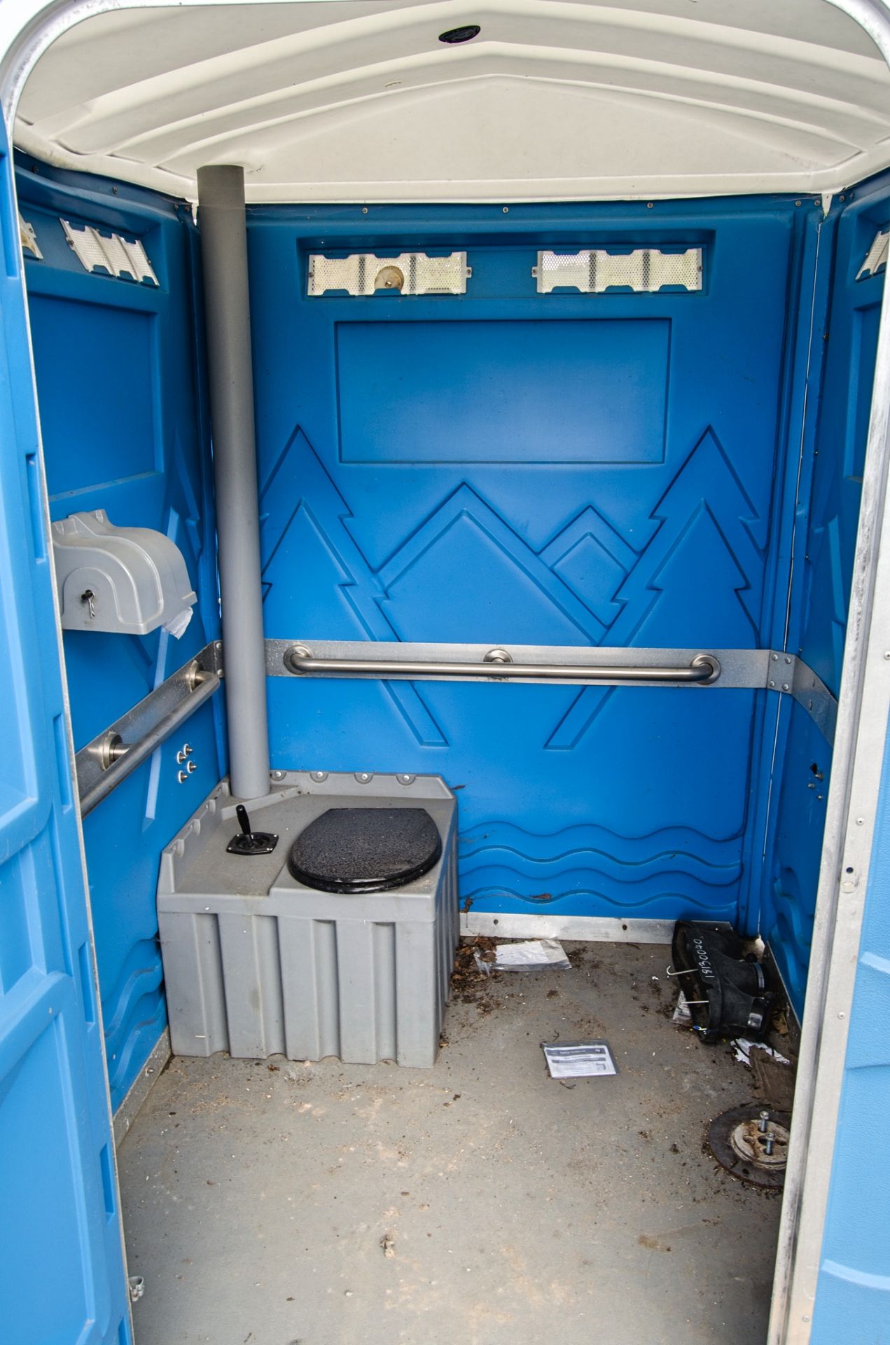 Disabled portable toilet 22087022 - Image 3 of 3