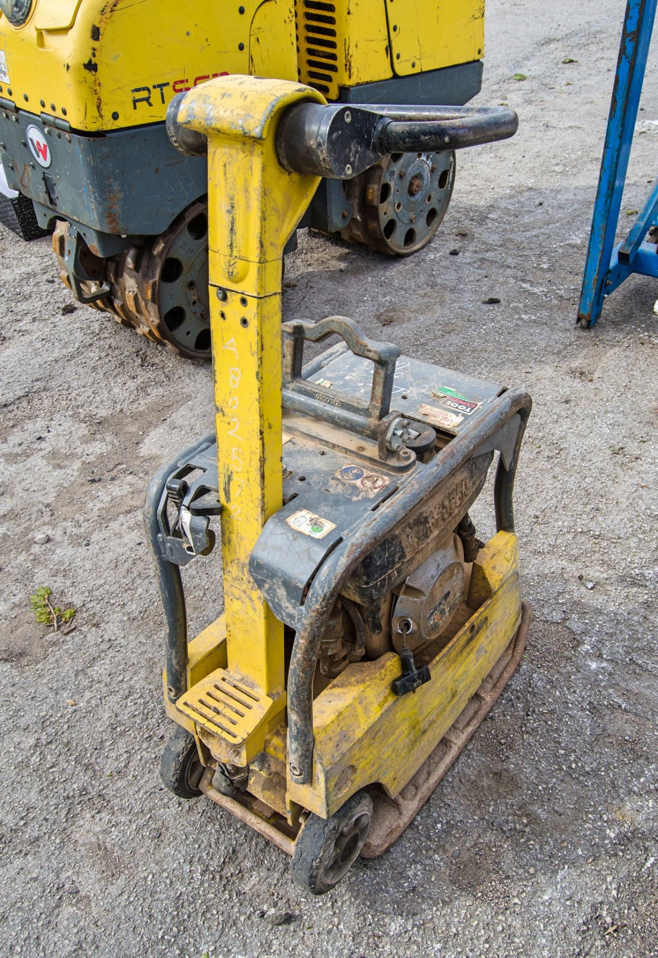 Wacker Neuson DPU2540H diesel driven forward/reverse compactor plate A802572 ** Belt casing - Image 2 of 4