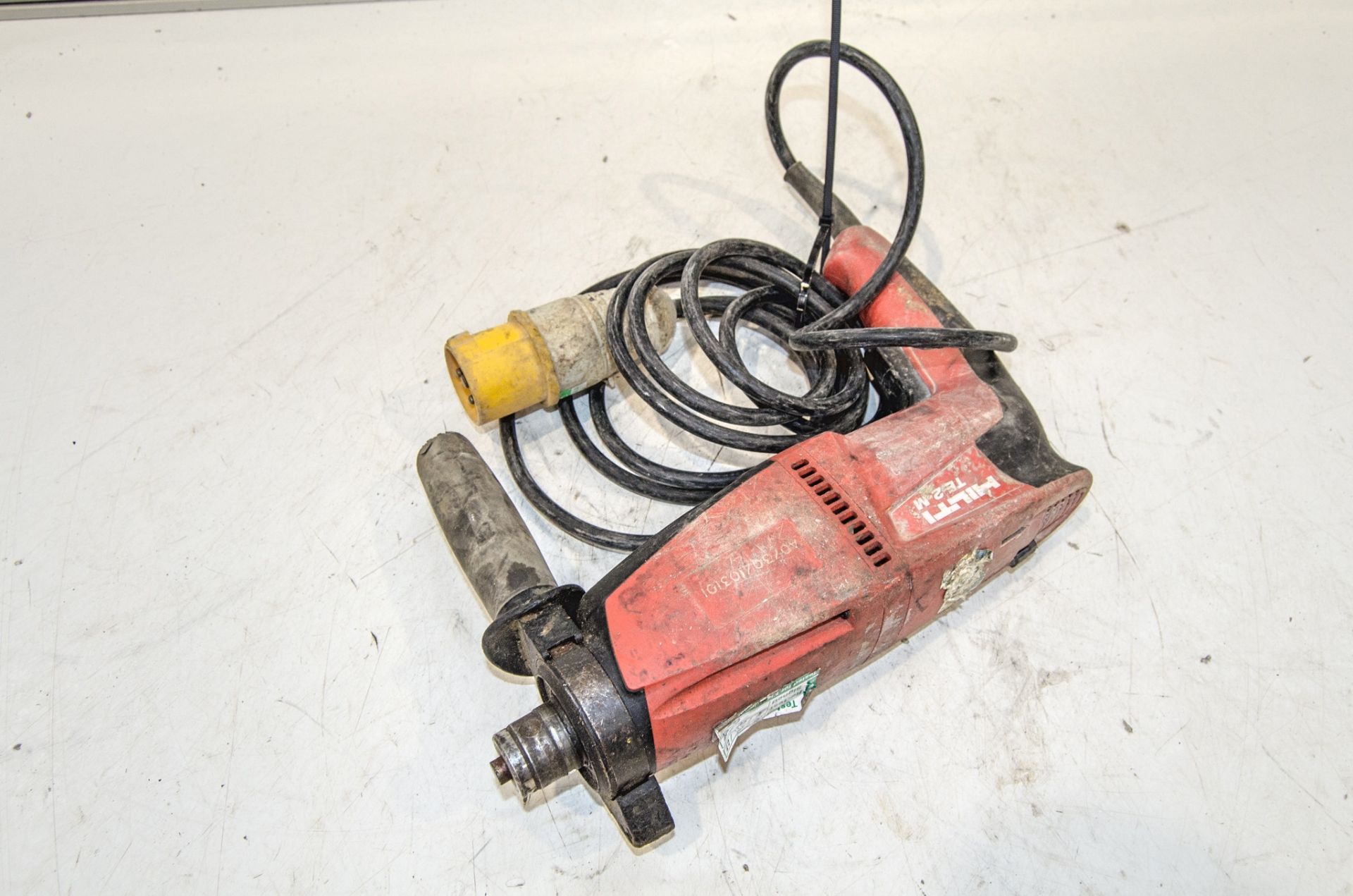 Hilti TE2M 110v rotary hammer drill ** No chuck ** 2SPDR527 - Image 2 of 2