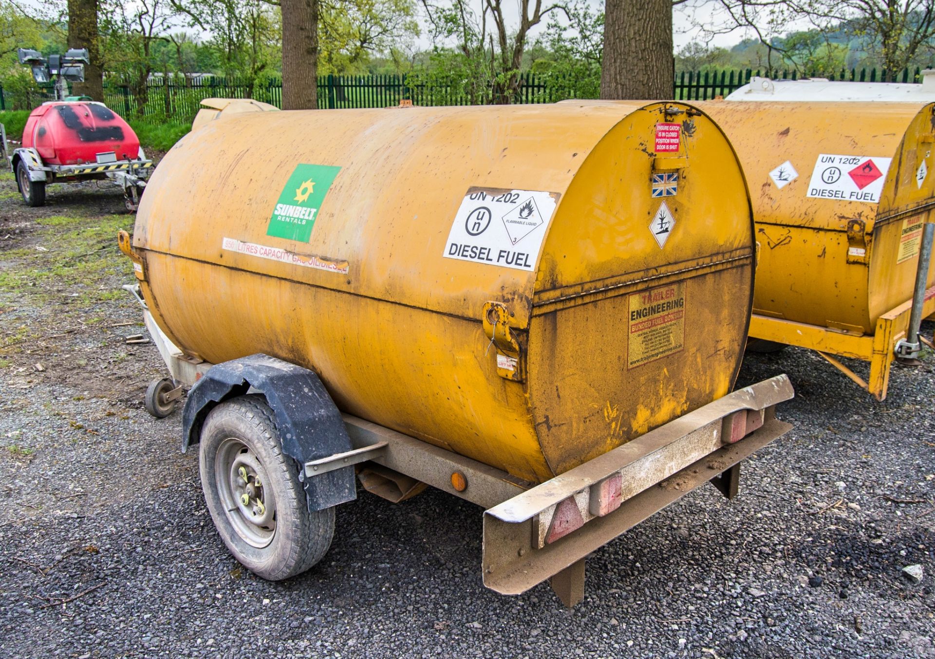 Trailer Engineering 950 litre single axle fast tow mobile bunded fuel bowser c/w manual pump, - Image 4 of 7