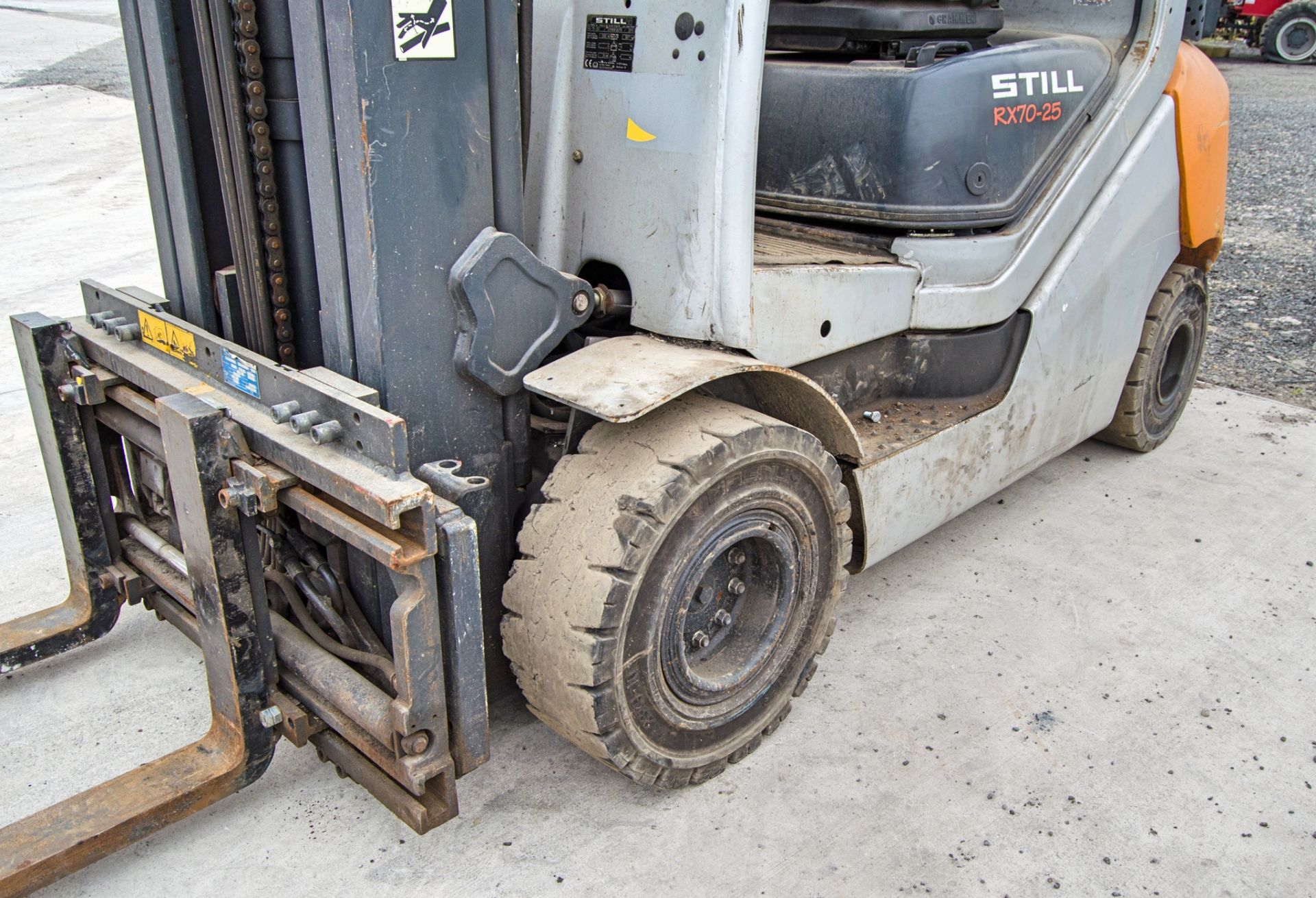 Still RX70-25 2.5 tonne gas powered fork lift truck Year: 2015 S/N: F000176 Recorded Hours: 9561 - Bild 9 aus 19