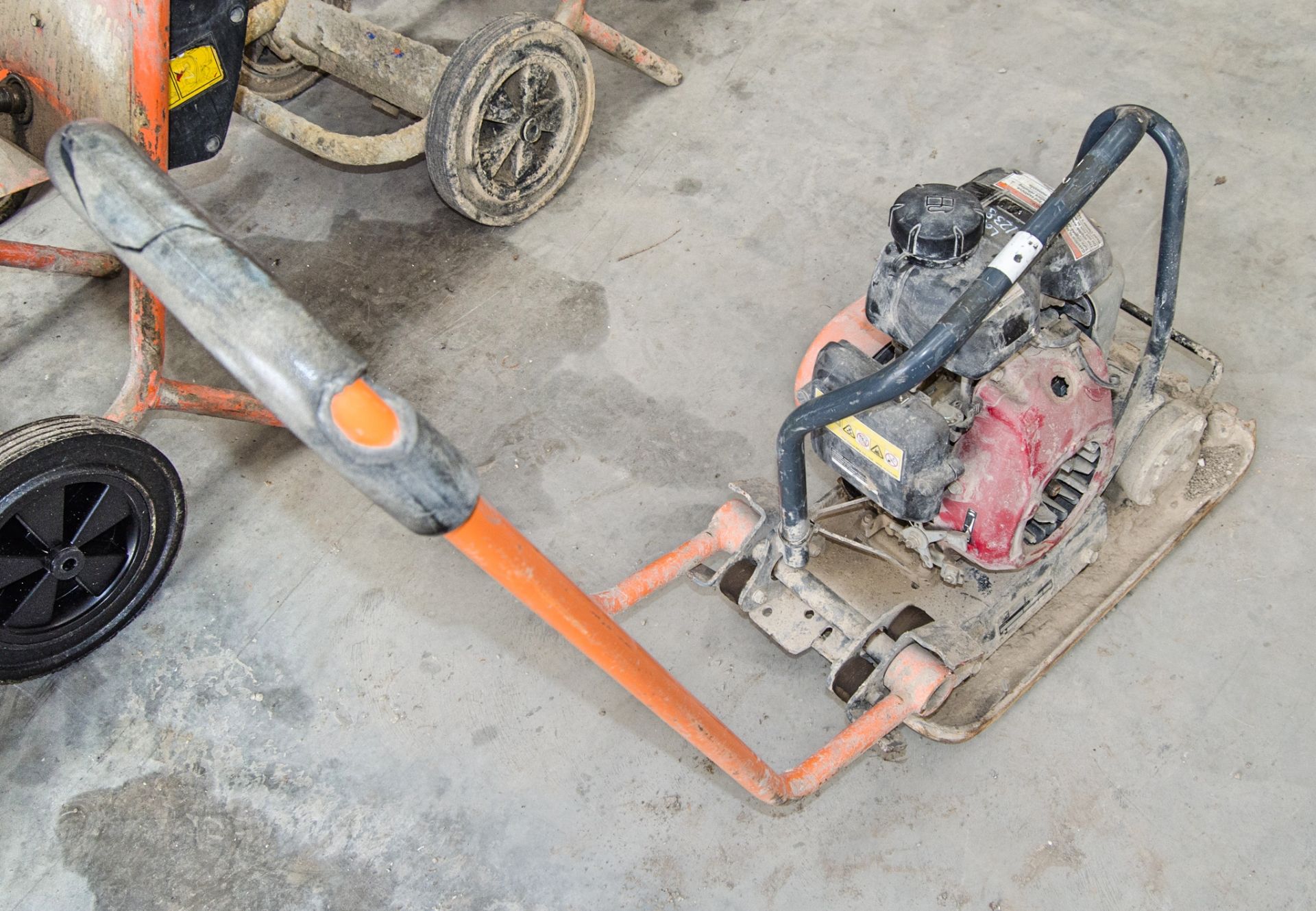 Belle LC3260 petrol driven compactor plate ** Pull cord assembly missing ** - Image 2 of 3