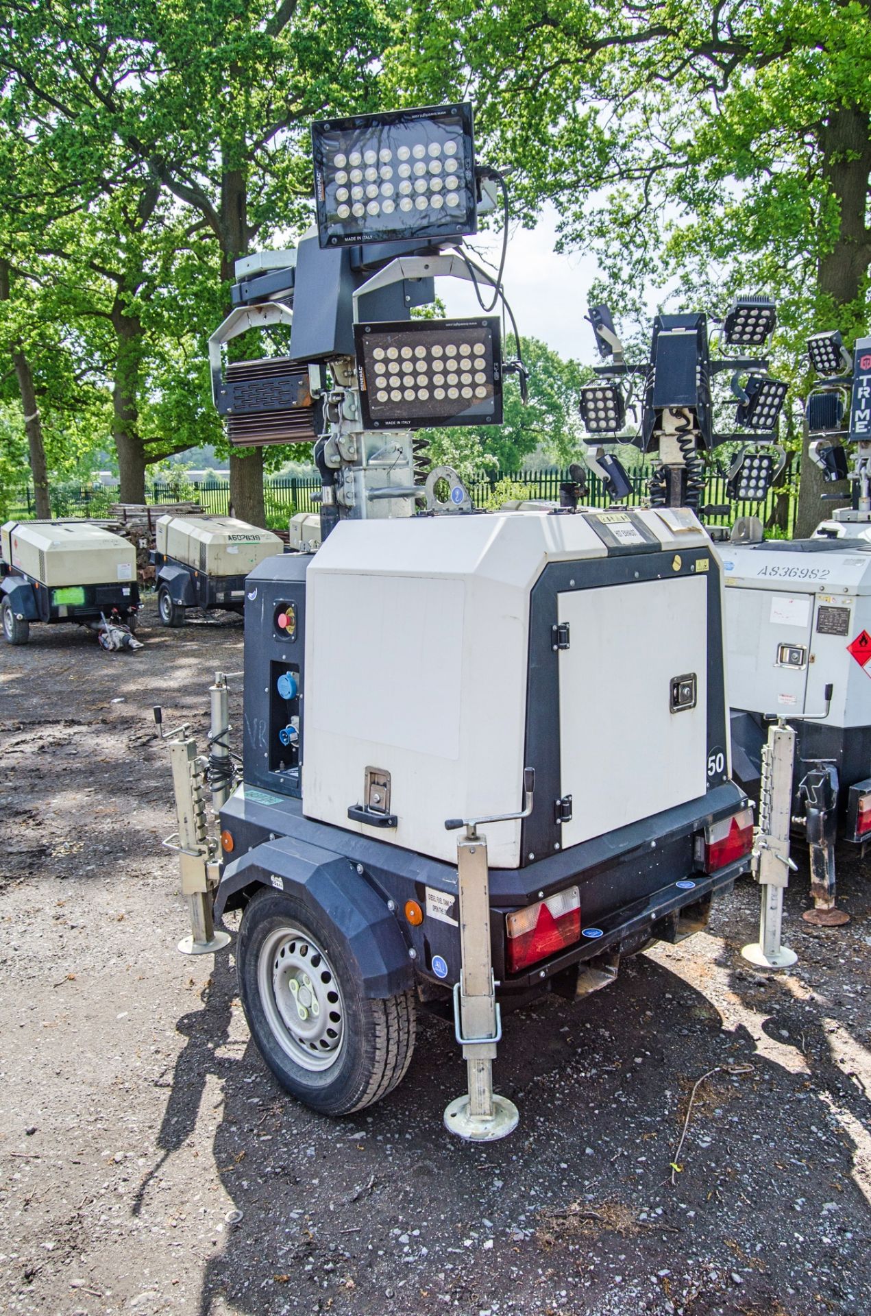 Generac V20 diesel driven 4-head LED fast tow mobile lighting tower Year: 2017 S/N: 1705273 Recorded - Image 6 of 12