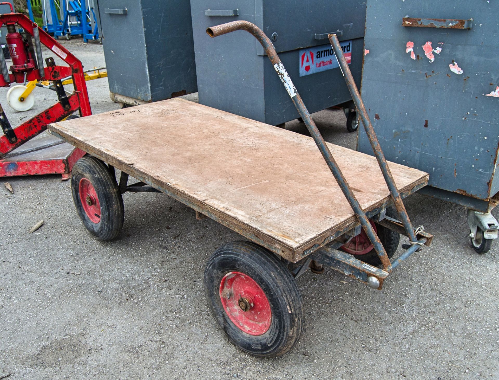 Warehouse turntable trolley 15020413 ** Handle broken **