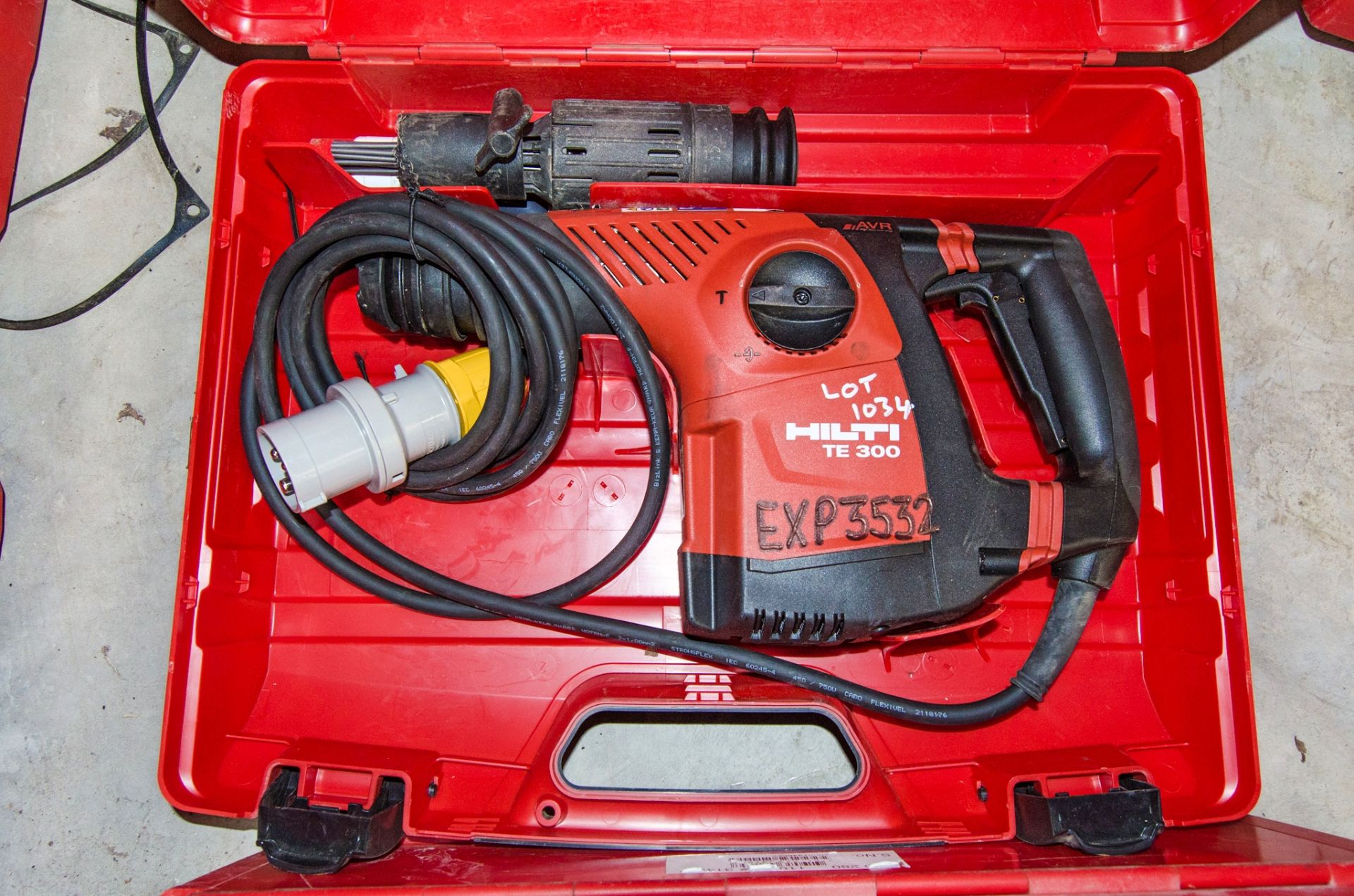 Hilti TE300 110v SDS rotary hammer drill c/w carry case EXP3532