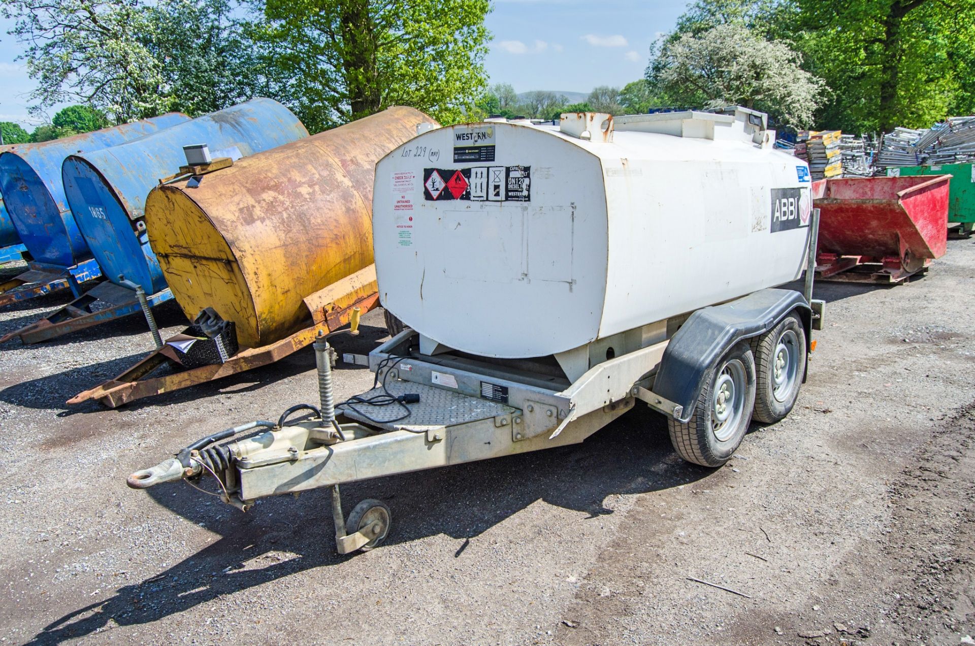 Western Abbi 2000 litre tandem axle fast tow mobile fuel bowser c/w manual pump, delivery hose & - Image 2 of 14