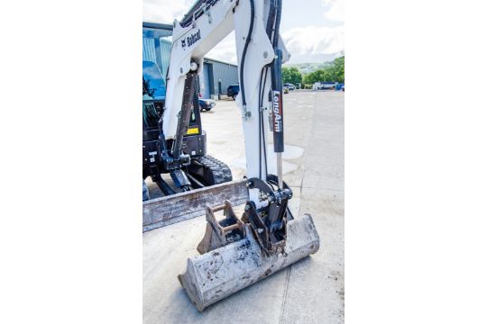 Bobcat E27Z 2.7 tonne zero tail swing rubber tracked excavator Year: 2022 S/N: 915277 Recorded - Image 15 of 24