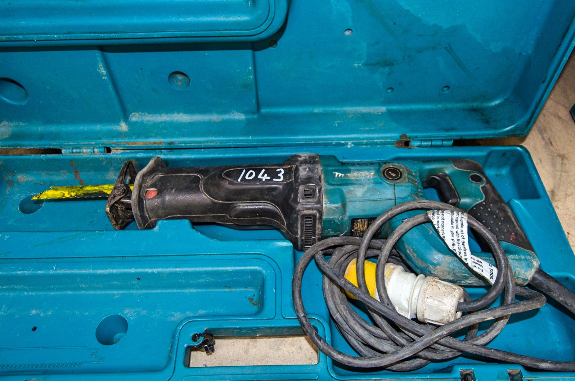 Makita JR3050T 110v reciprocating saw c/w carry case A1323577