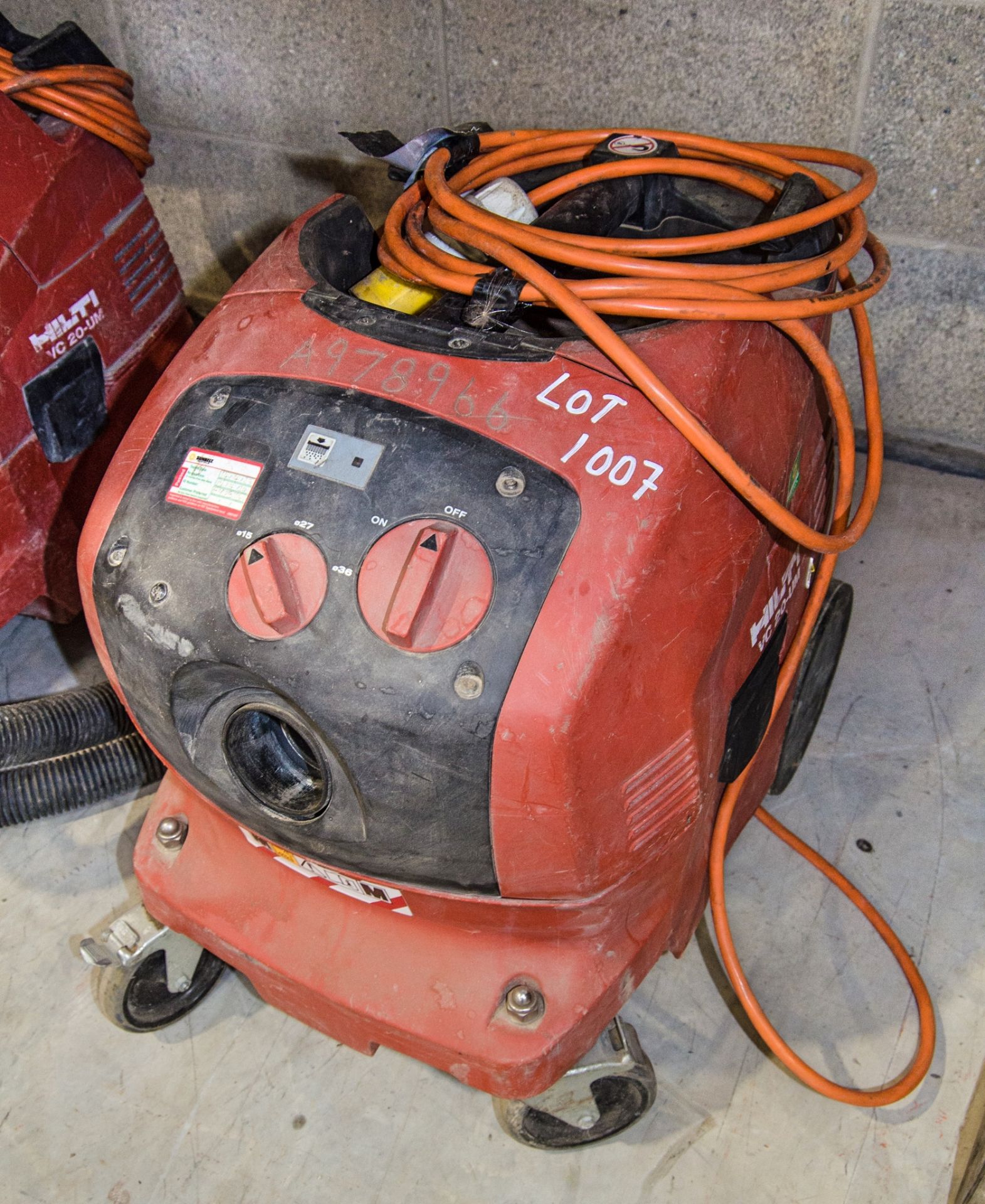 Hilti VC20-UM 110v vacuum cleaner ** No hose ** A978966