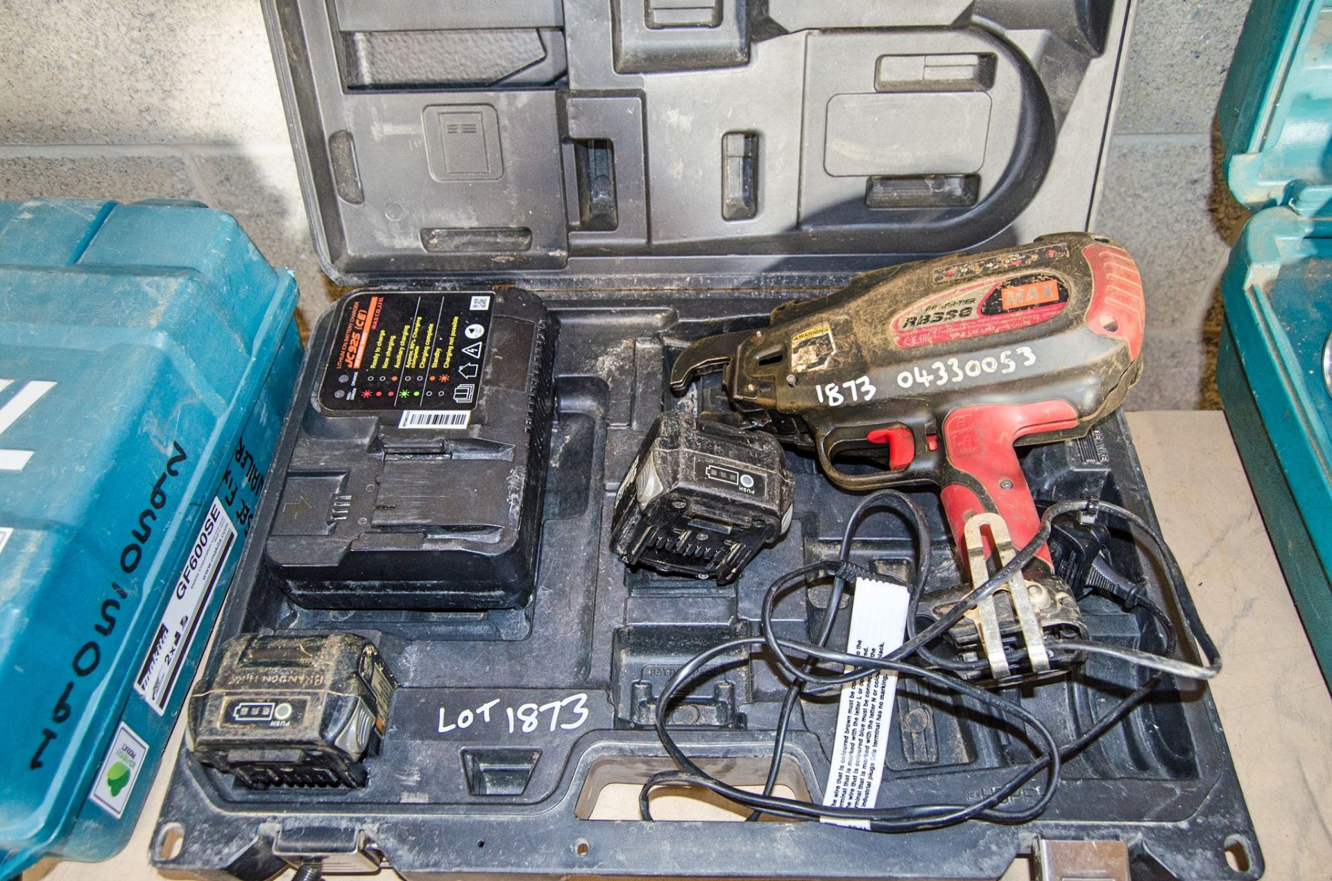 Max RB398 14.4v rebar tier c/w 2 - batteries, charger and carry case 04330053